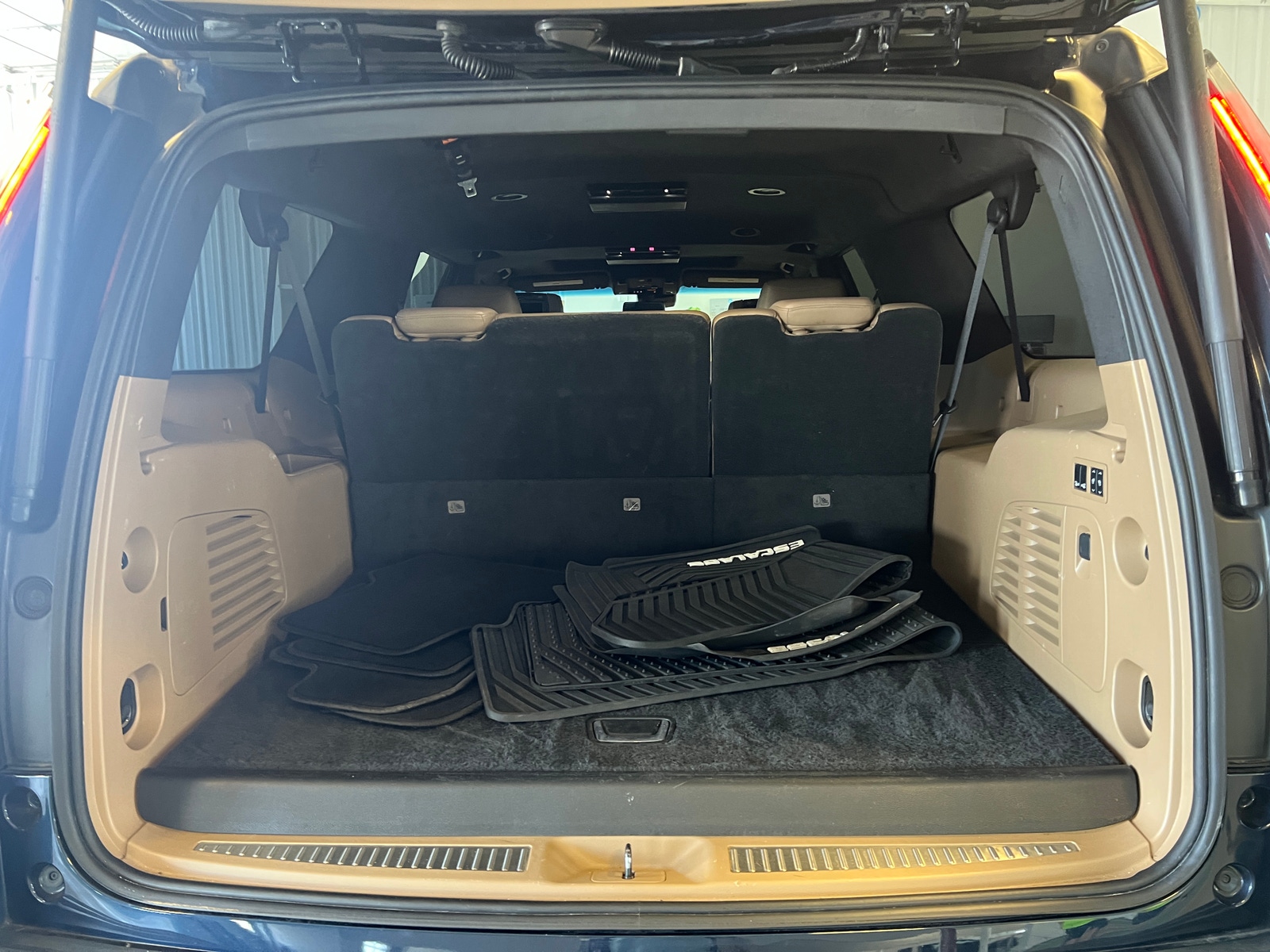 Thumbnail: 2019 Cadillac Escalade - 6