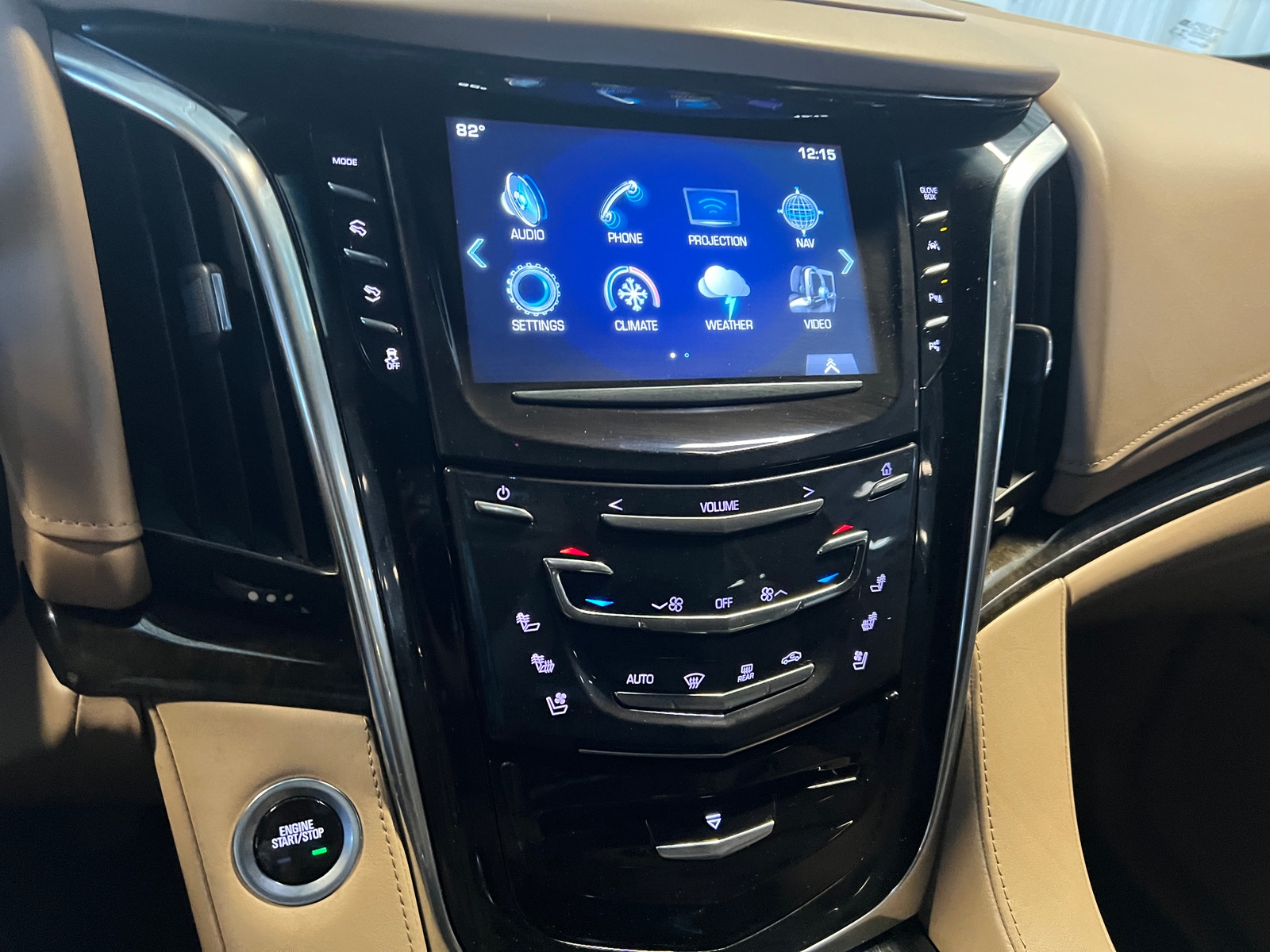 Thumbnail: 2019 Cadillac Escalade - 3
