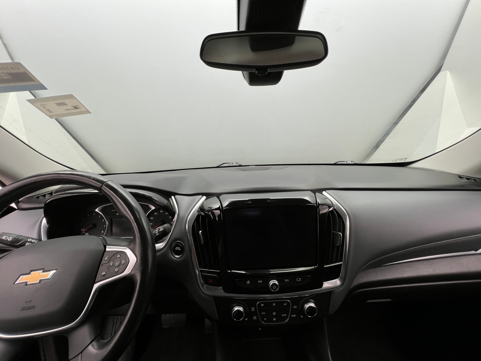 Thumbnail: 2020 Chevrolet Traverse - 3