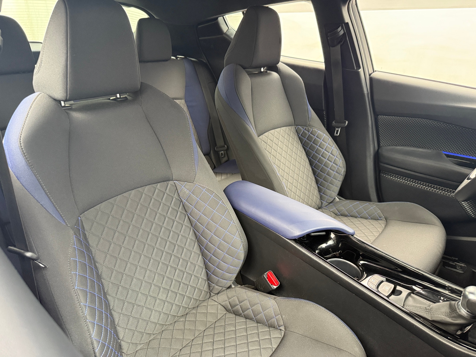 Thumbnail: 2020 Toyota C-HR - 2