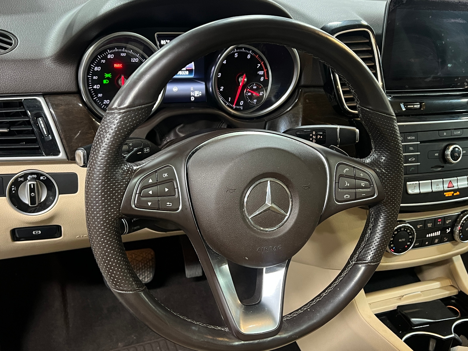 Thumbnail: 2016 Mercedes-Benz GLE - 4