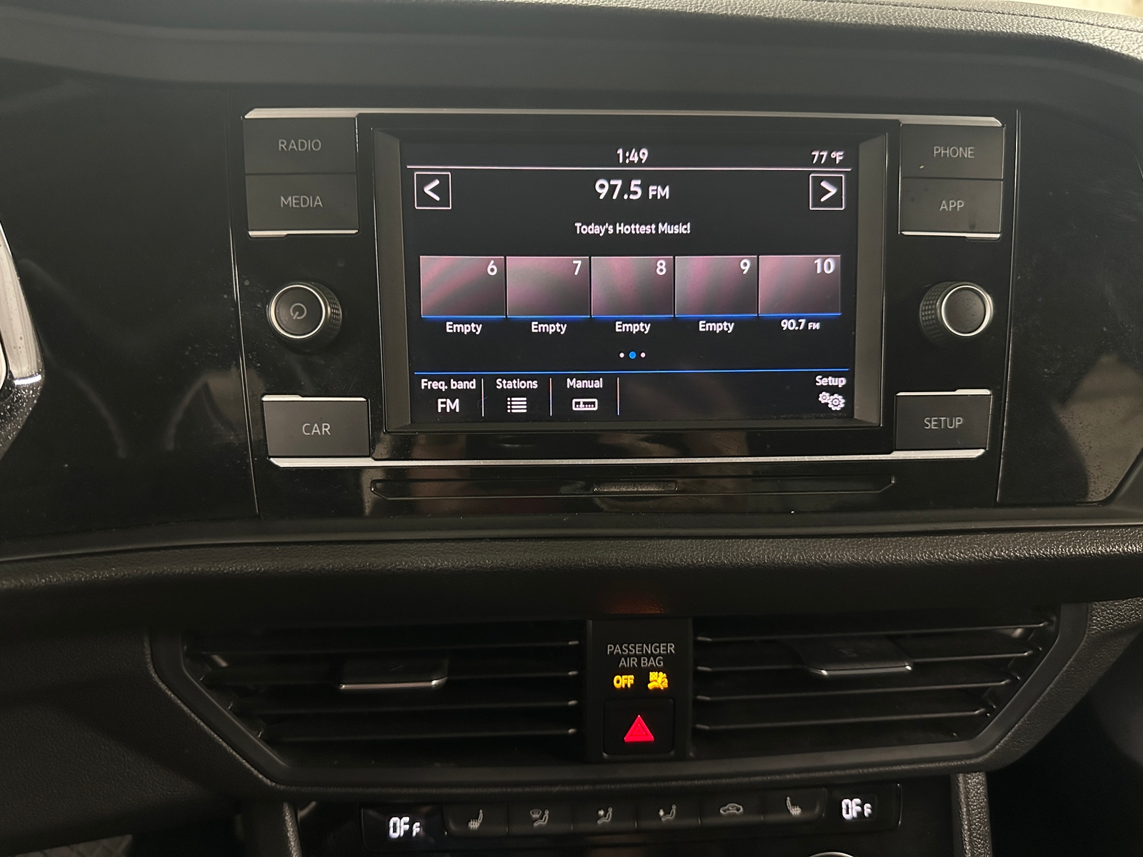 Thumbnail: 2019 Volkswagen Jetta - 4