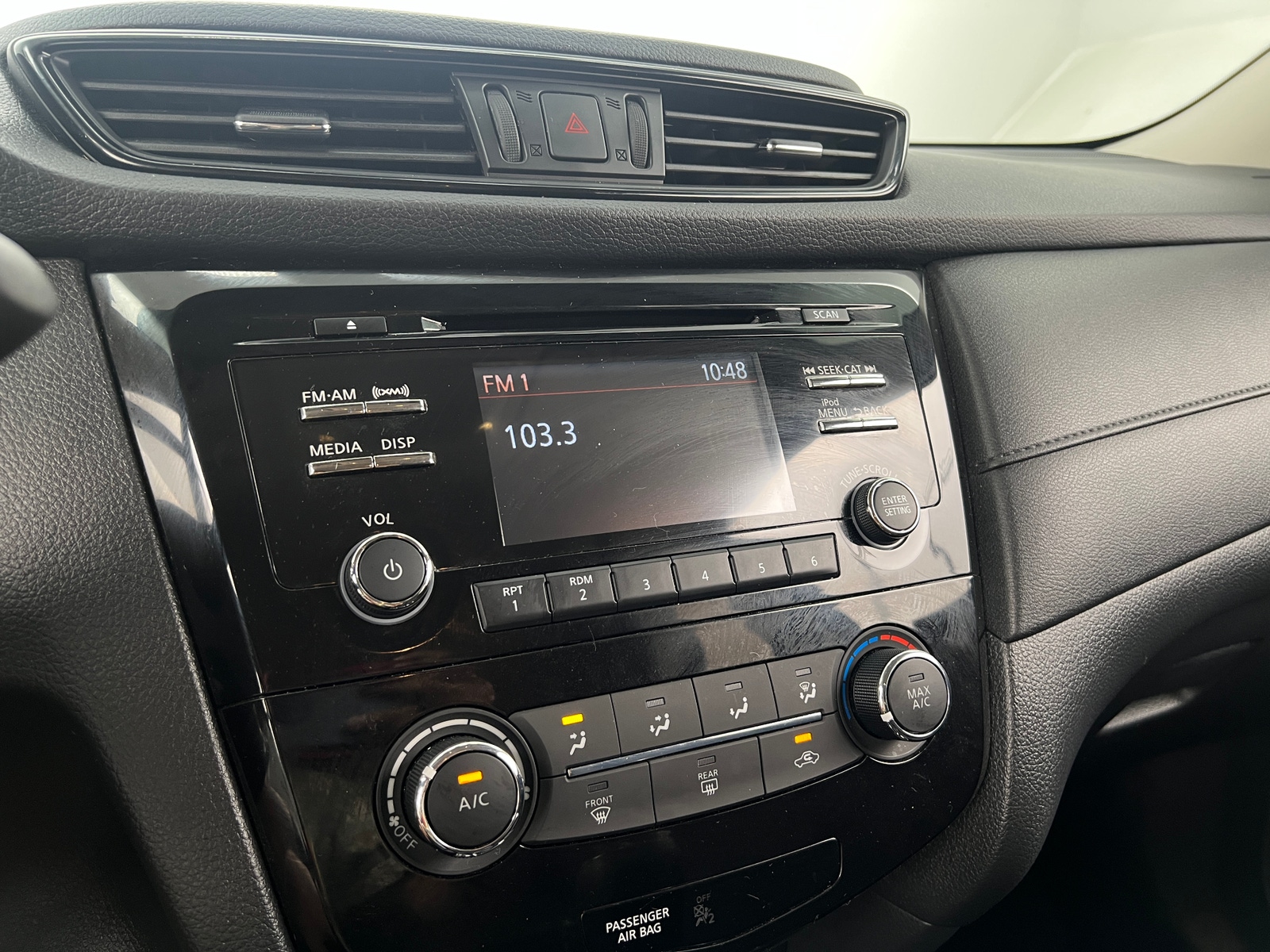 Thumbnail: 2017 Nissan Rogue - 4