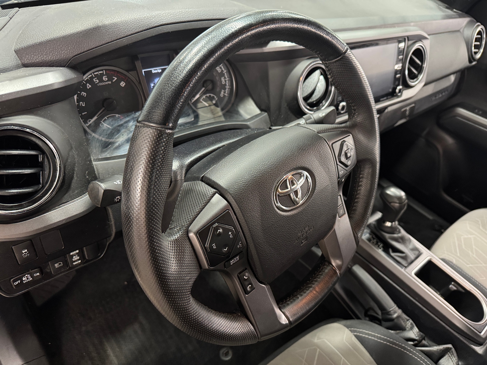 Thumbnail: 2022 Toyota Tacoma - 3