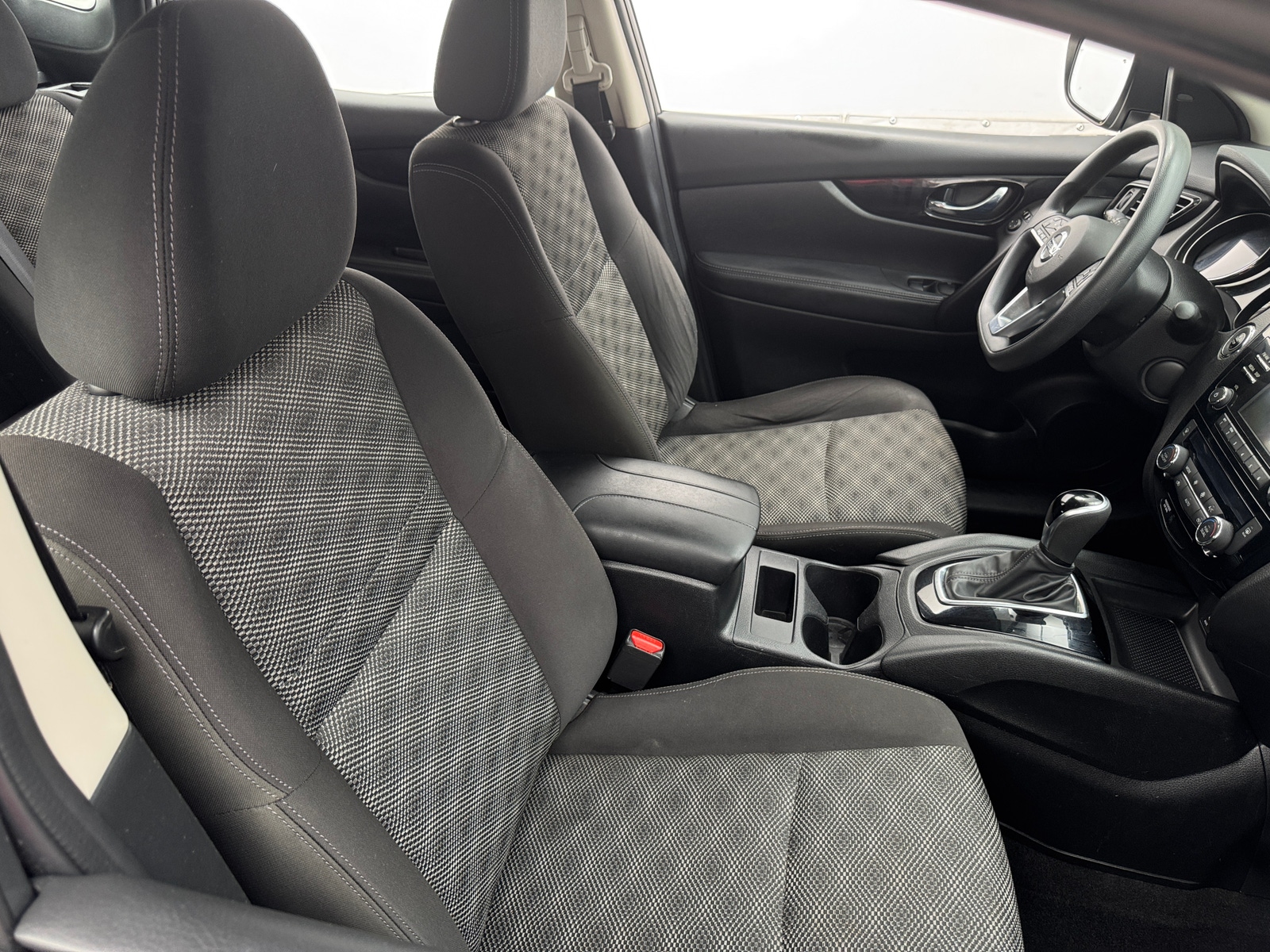 Thumbnail: 2018 Nissan Rogue Sport - 2