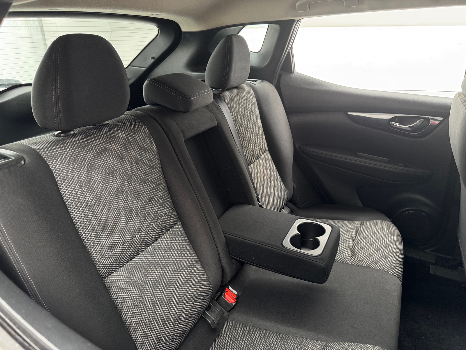 Thumbnail: 2018 Nissan Rogue Sport - 6