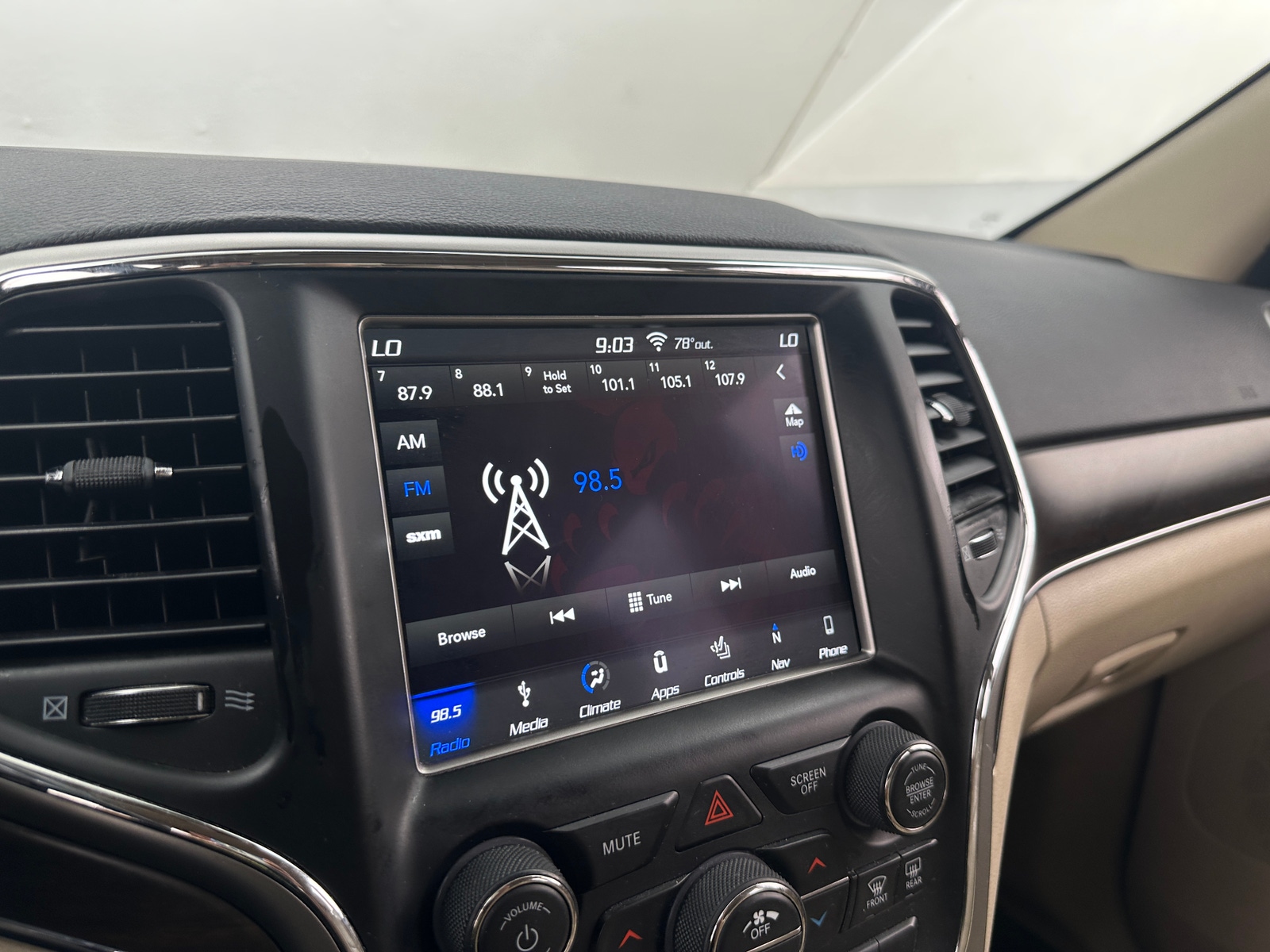Thumbnail: 2018 Jeep Grand Cherokee - 3