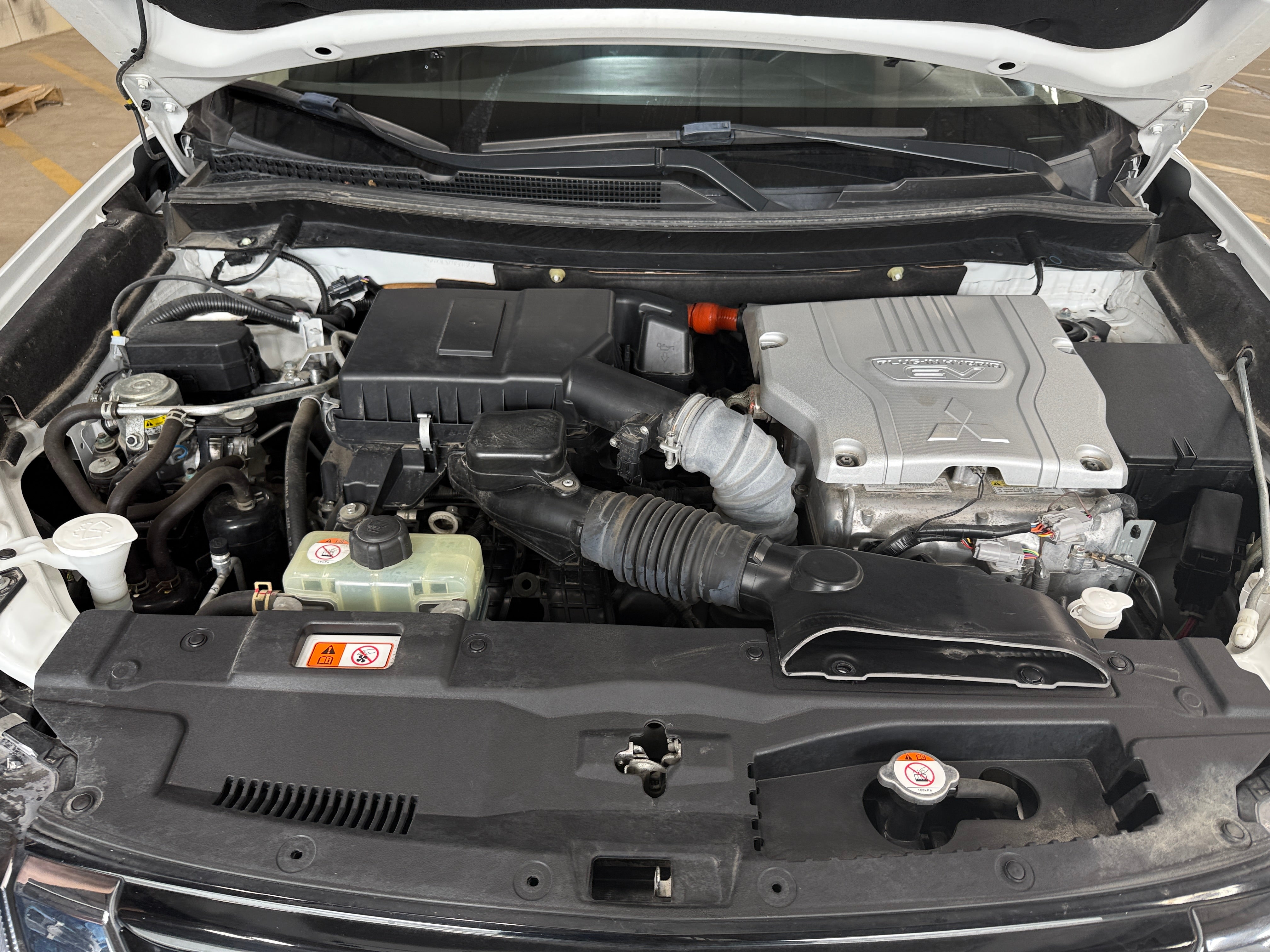 Image 2 of 2018 Mitsubishi Outlander PHEV GT