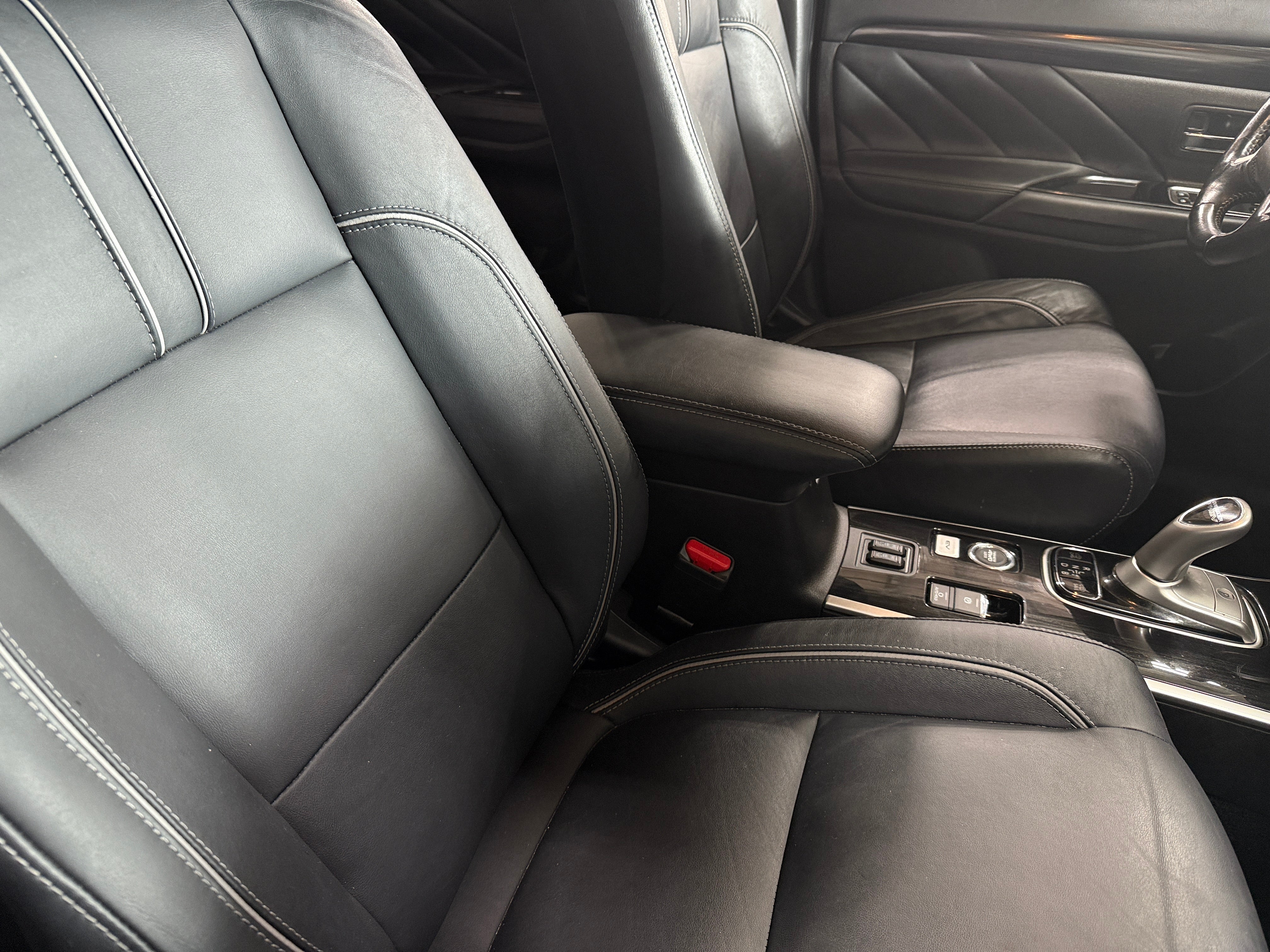 Image 8 of 2018 Mitsubishi Outlander PHEV GT