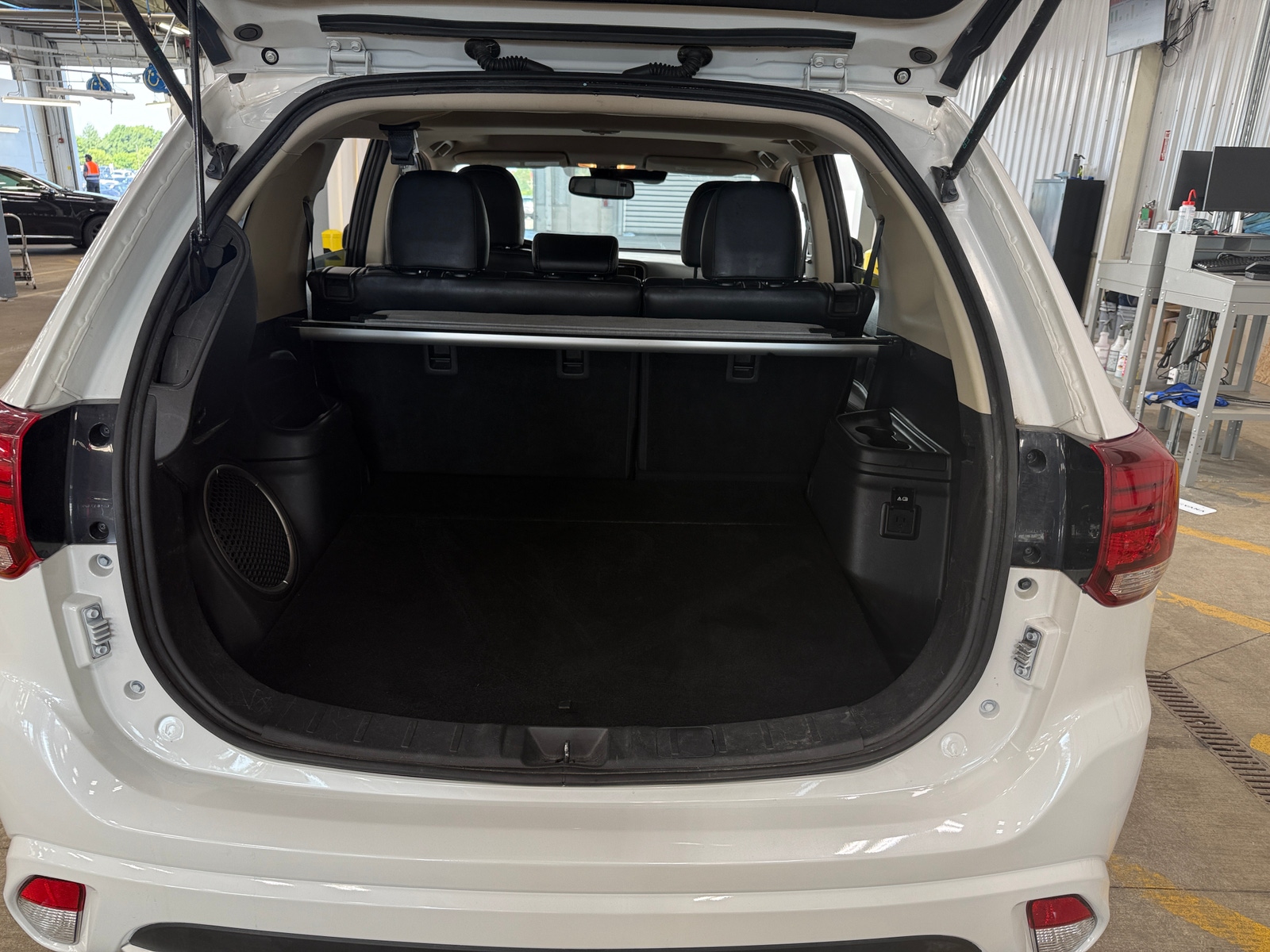 Thumbnail: 2018 Mitsubishi Outlander - 6