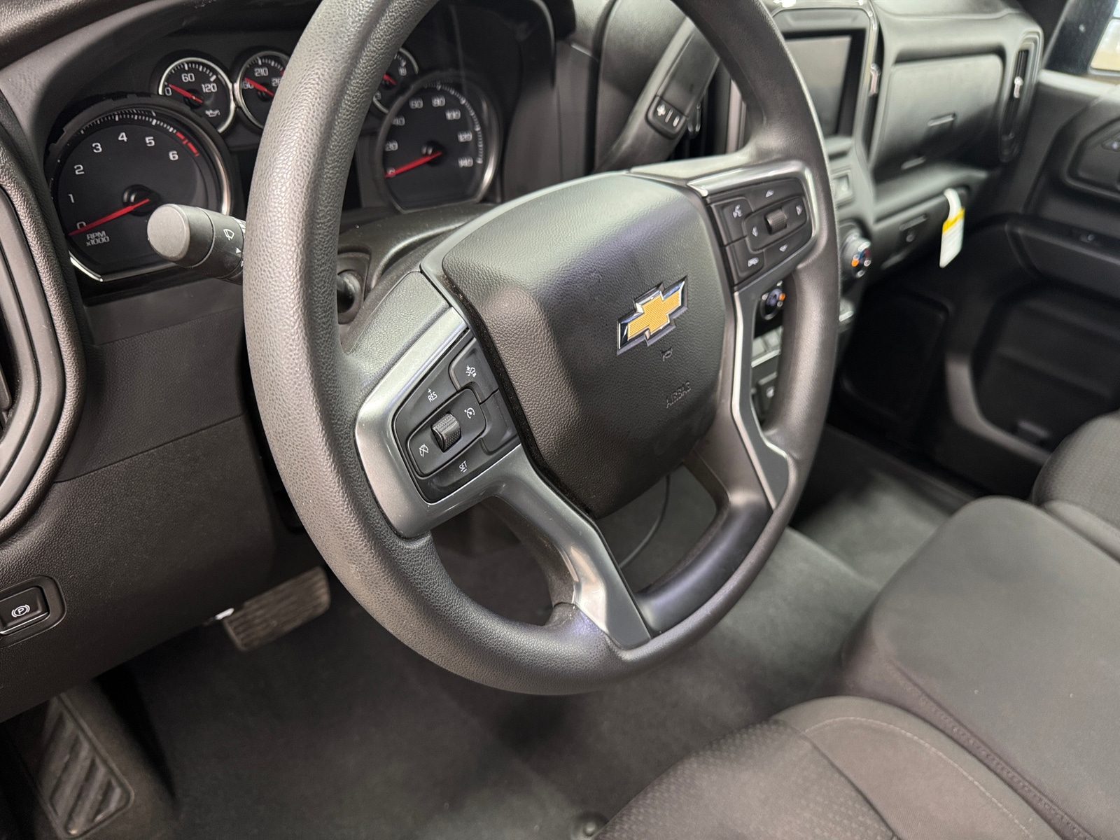 Thumbnail: 2023 Chevrolet Silverado 2500 - 3