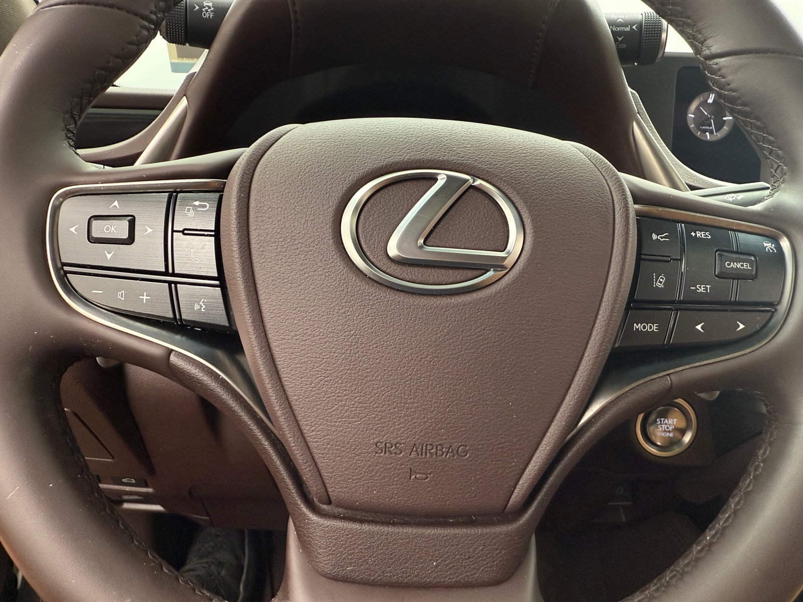 Thumbnail: 2021 Lexus ES - 4