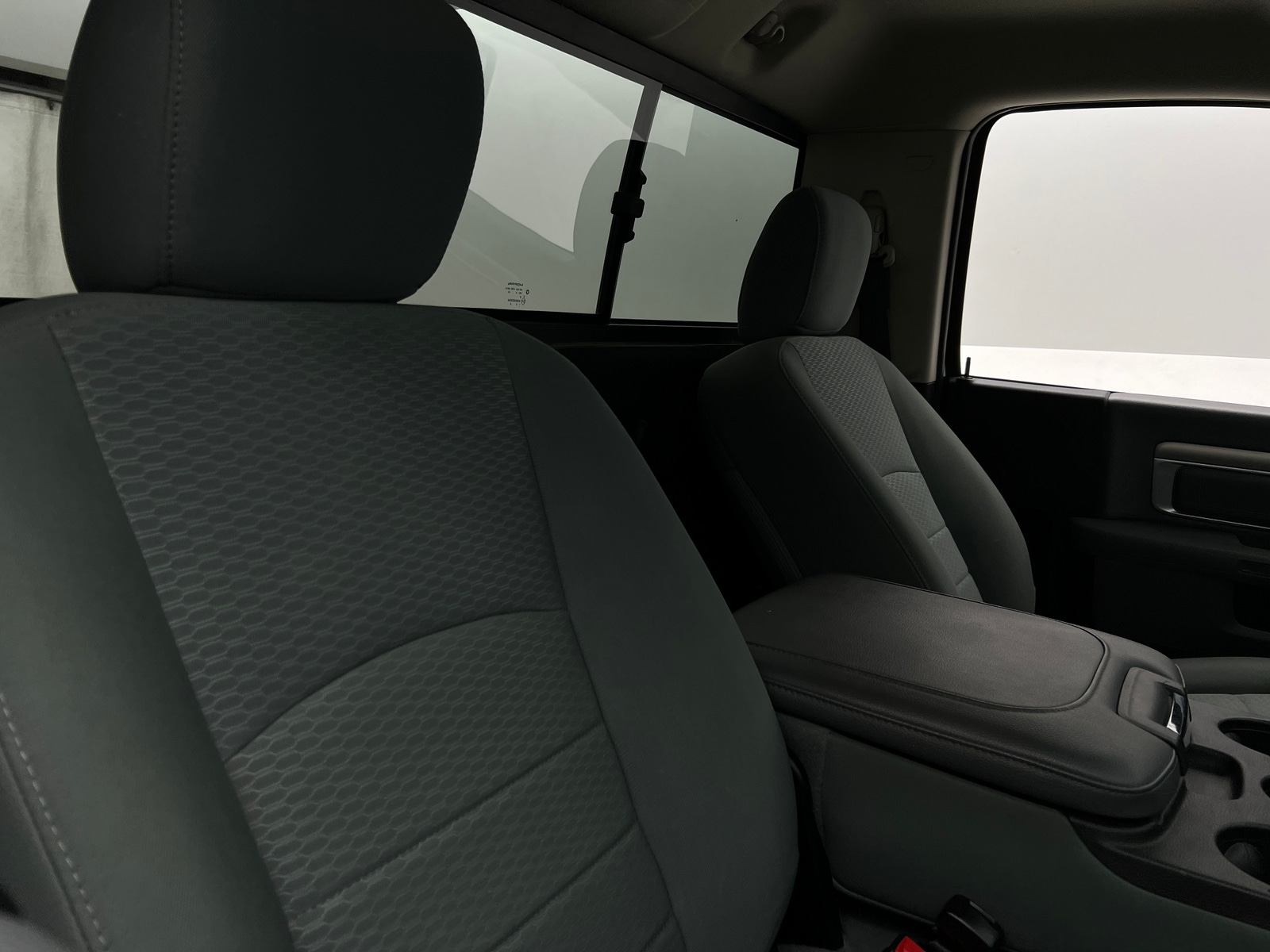 Thumbnail: 2020 RAM 1500 Classic - 2