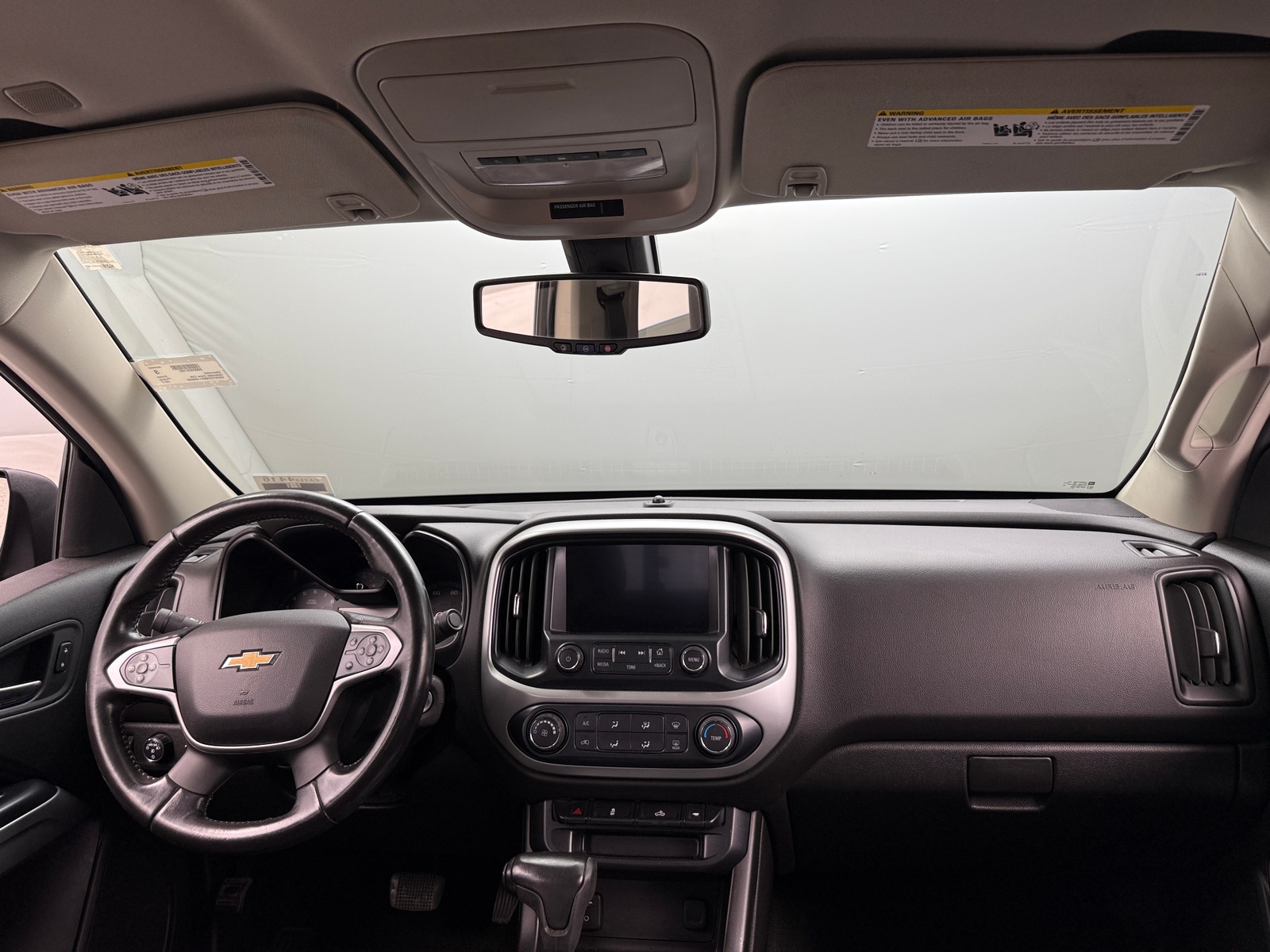 Thumbnail: 2017 Chevrolet Colorado - 3