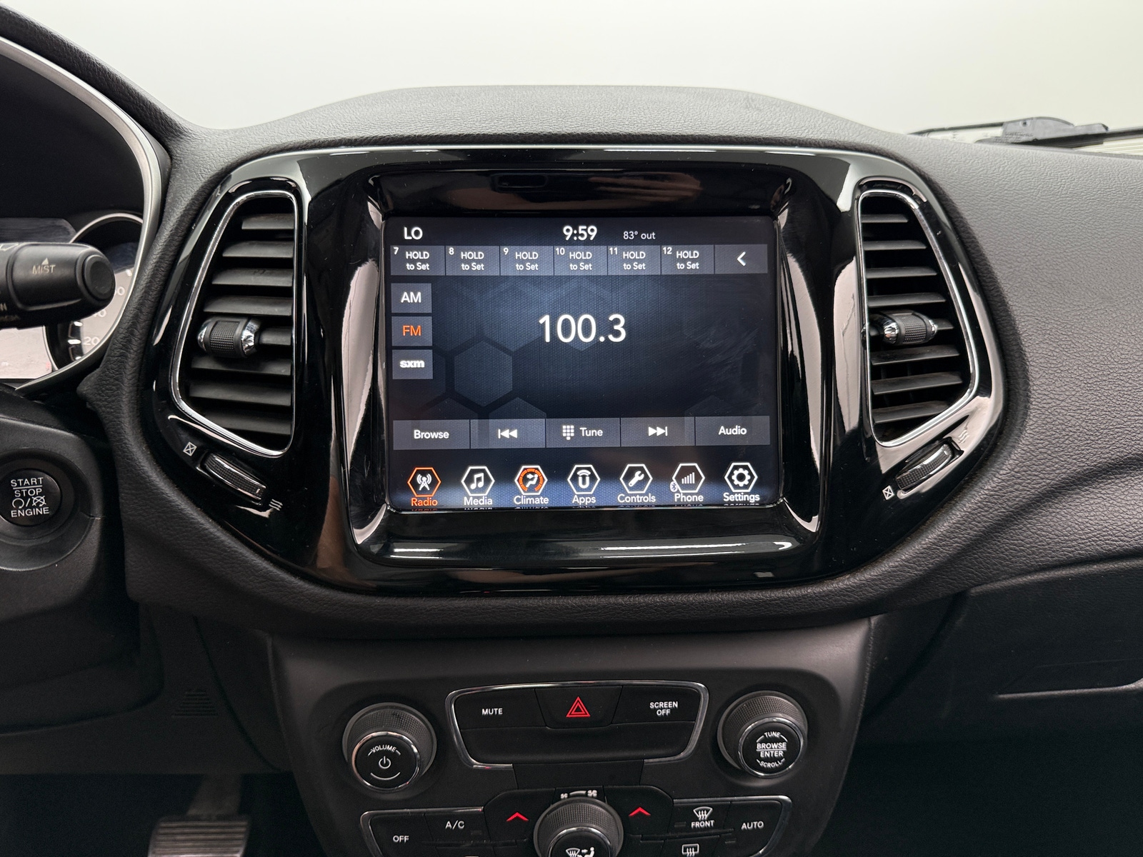 Thumbnail: 2018 Jeep Compass - 3