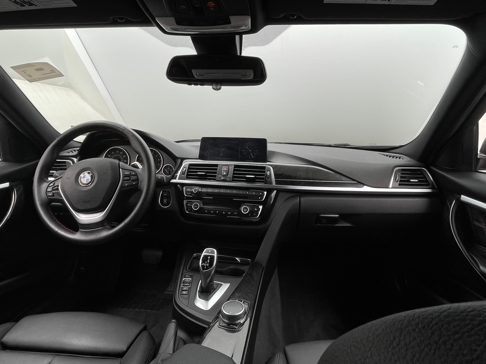 Thumbnail: 2017 BMW 3 Series - 2