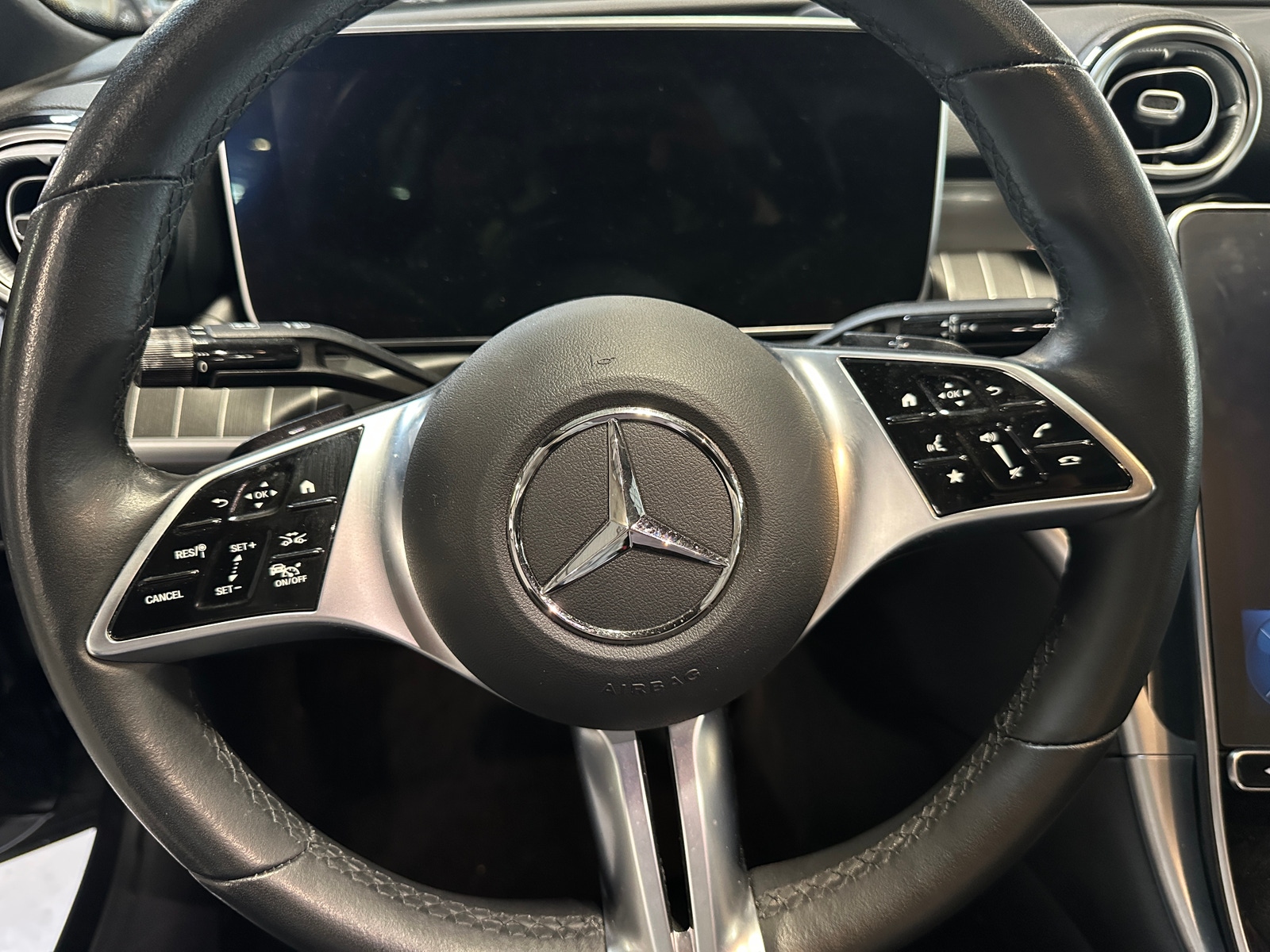 Thumbnail: 2023 Mercedes-Benz C-Class - 4