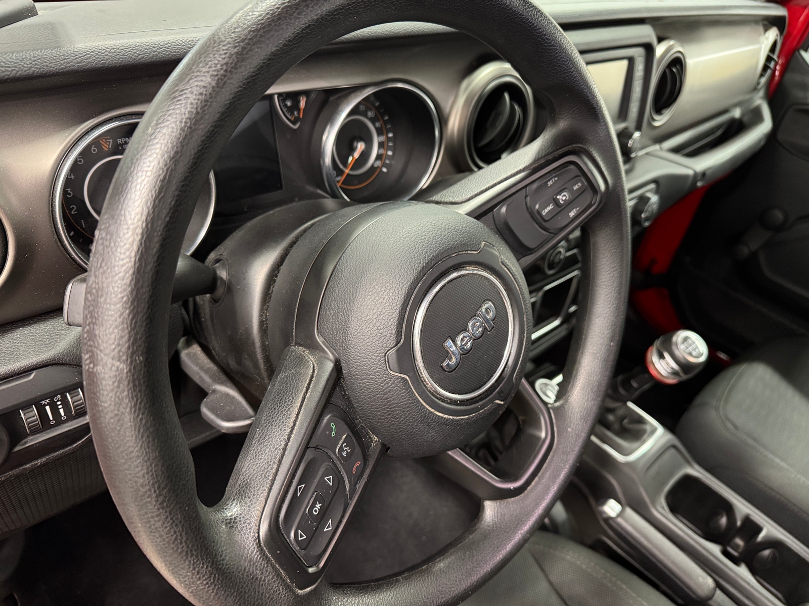 Thumbnail: 2021 Jeep Gladiator - 3