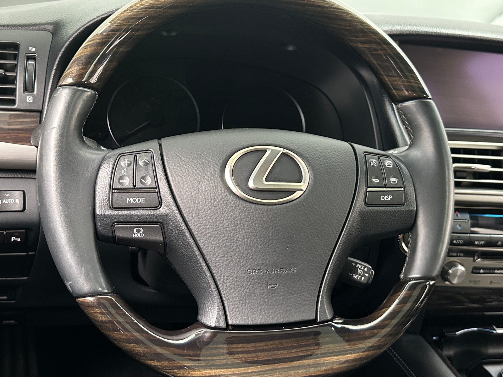 Thumbnail: 2014 Lexus LS - 5