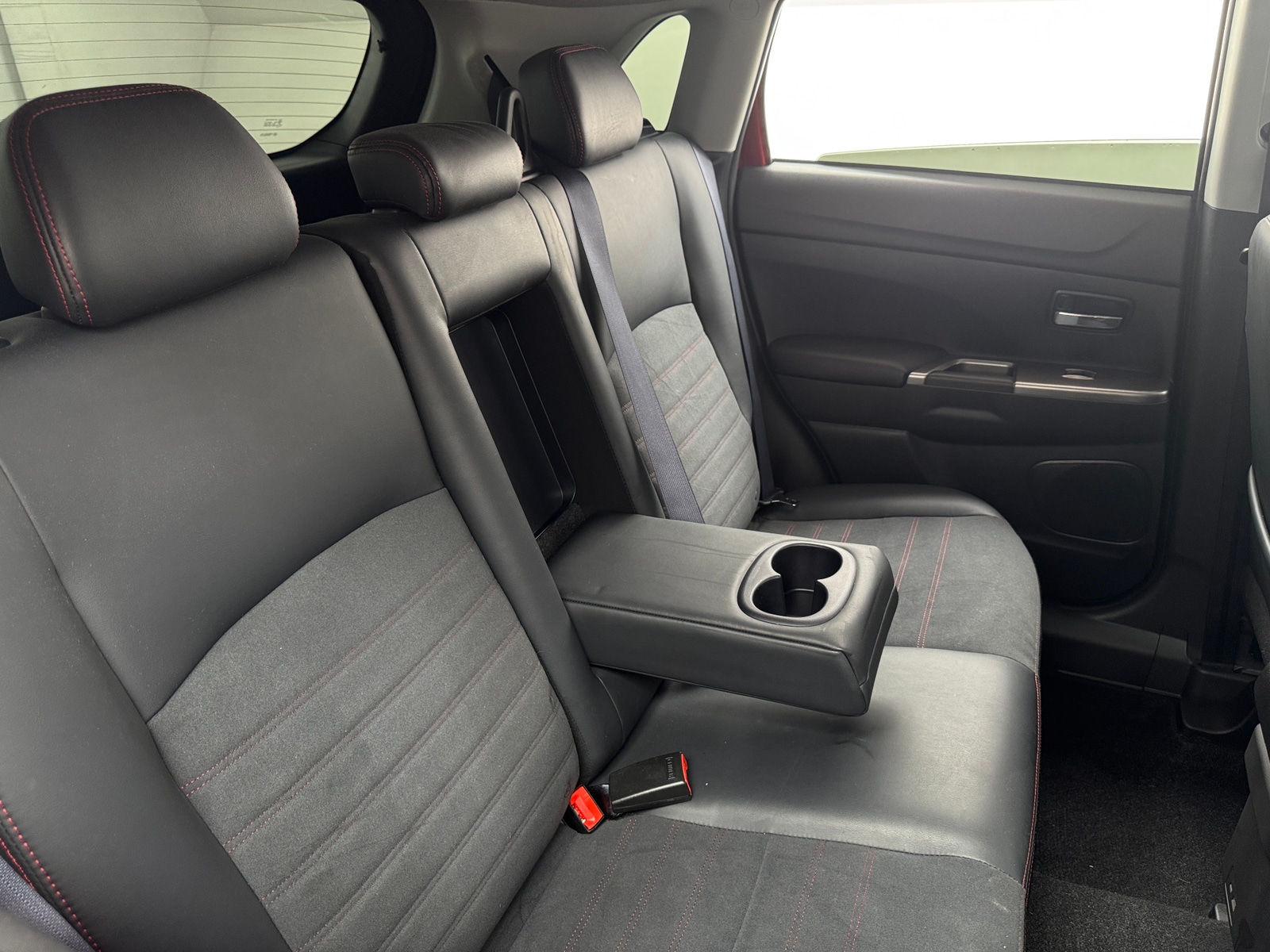 Thumbnail: 2022 Mitsubishi Outlander Sport - 6