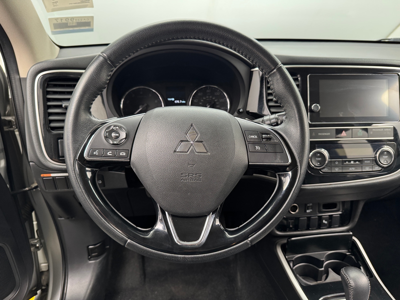 Thumbnail: 2019 Mitsubishi Outlander - 4