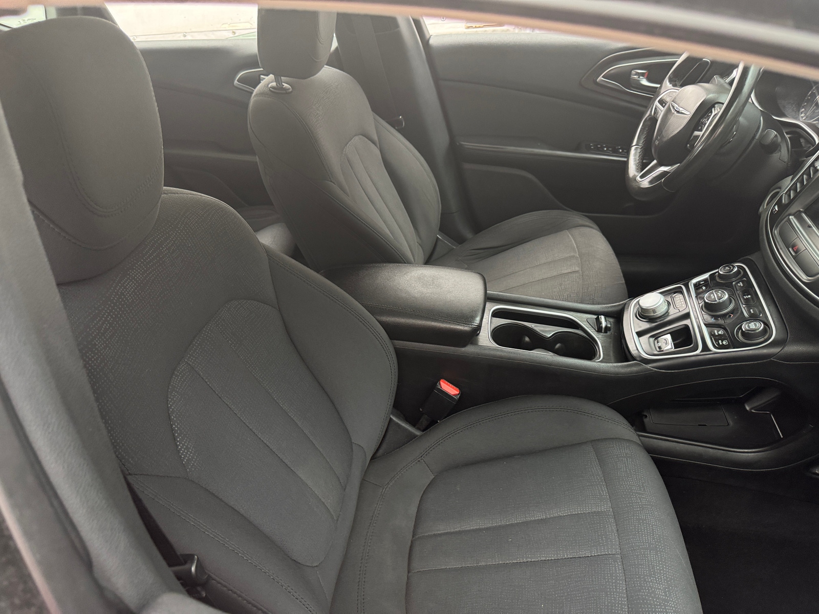 Thumbnail: 2016 Chrysler 200 - 2
