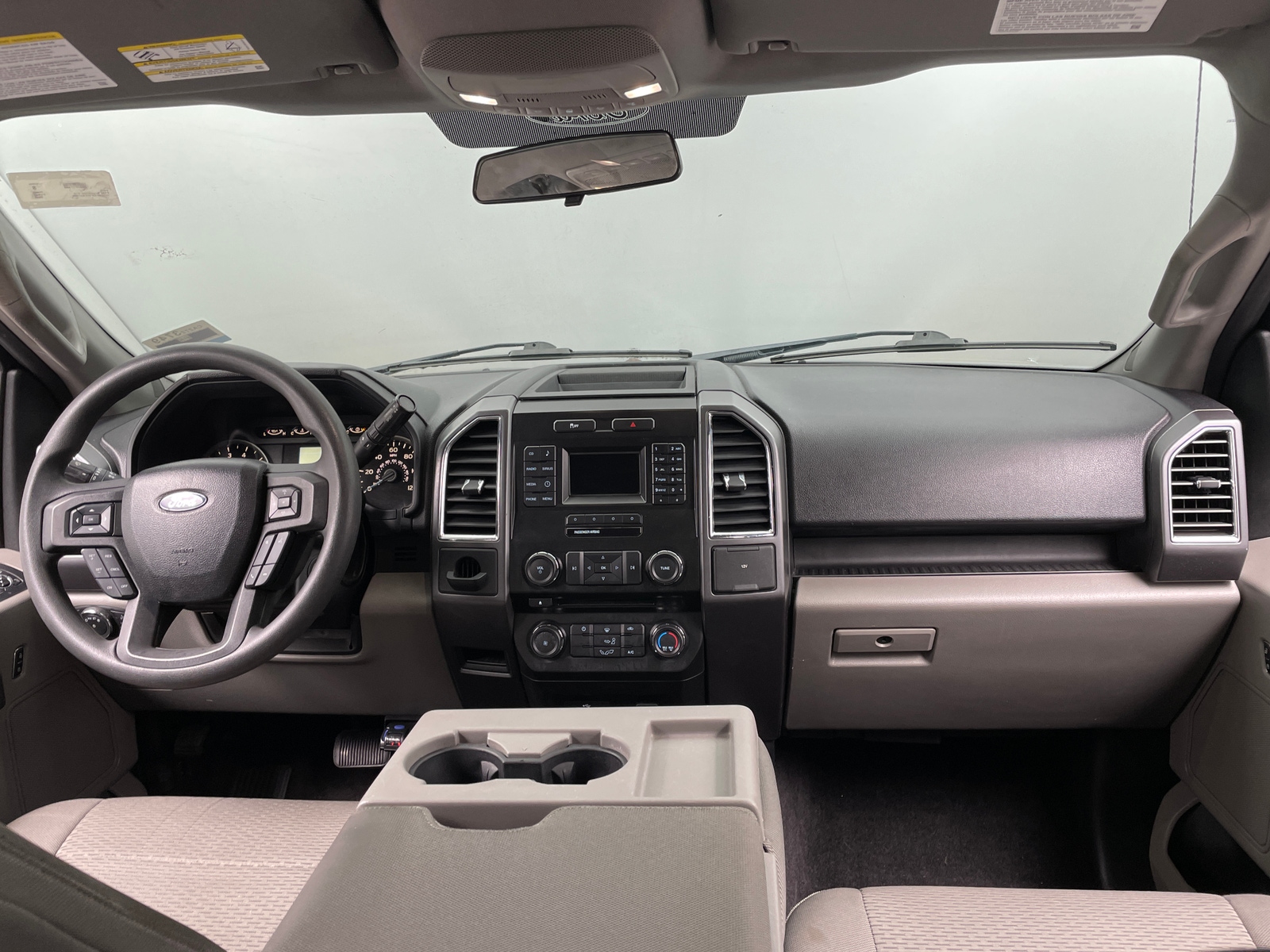 Thumbnail: 2016 Ford Econoline - 3
