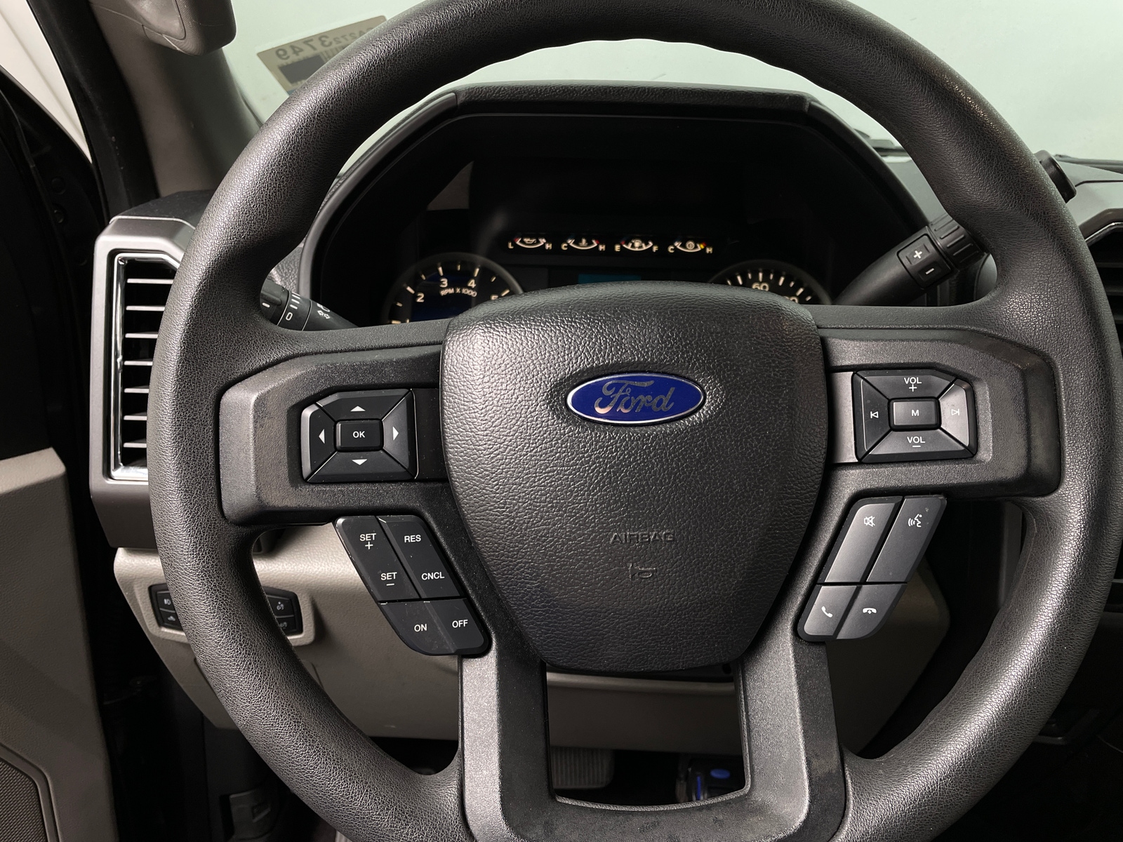Thumbnail: 2016 Ford Econoline - 5