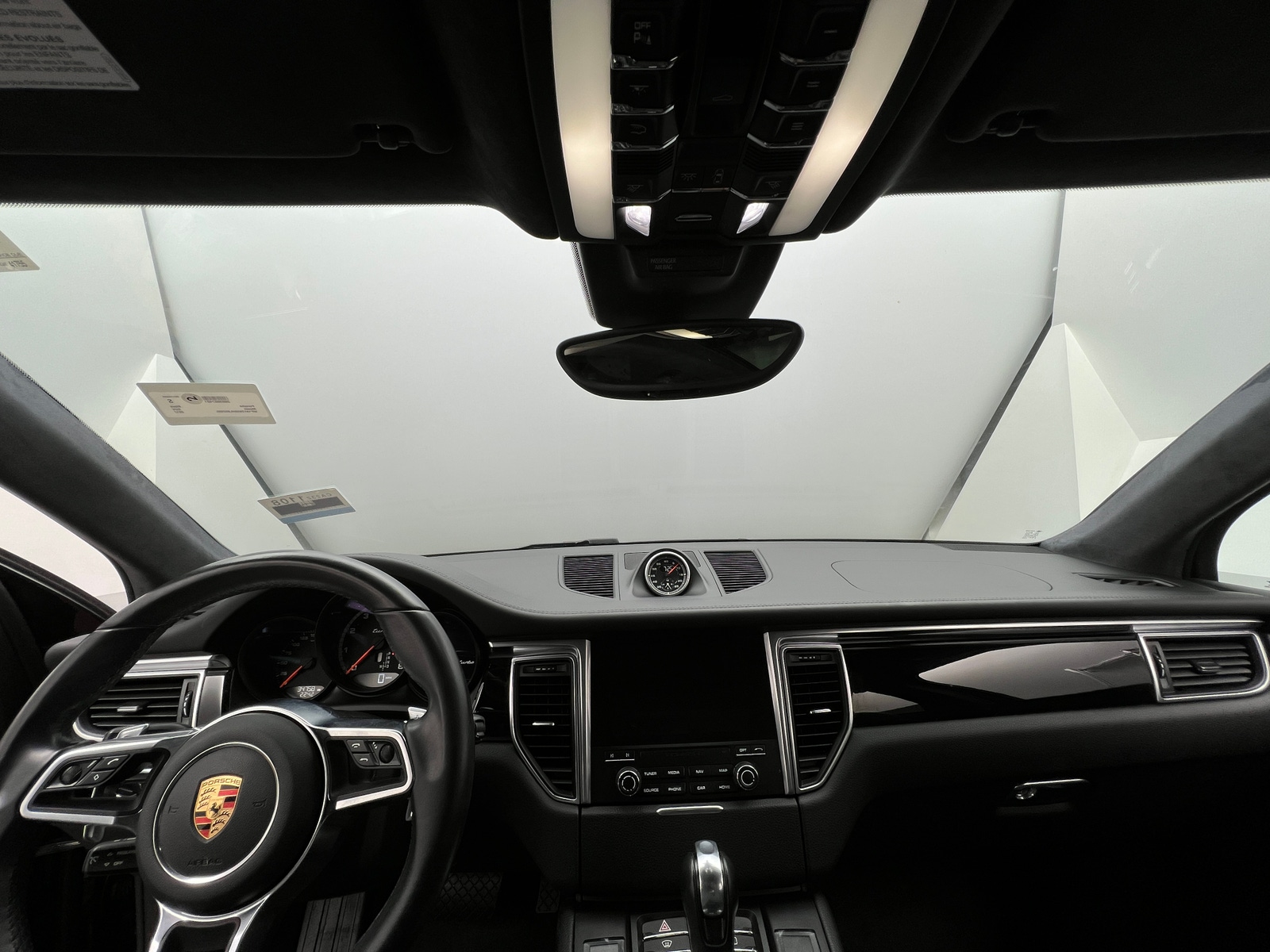 Thumbnail: 2017 Porsche Macan - 2