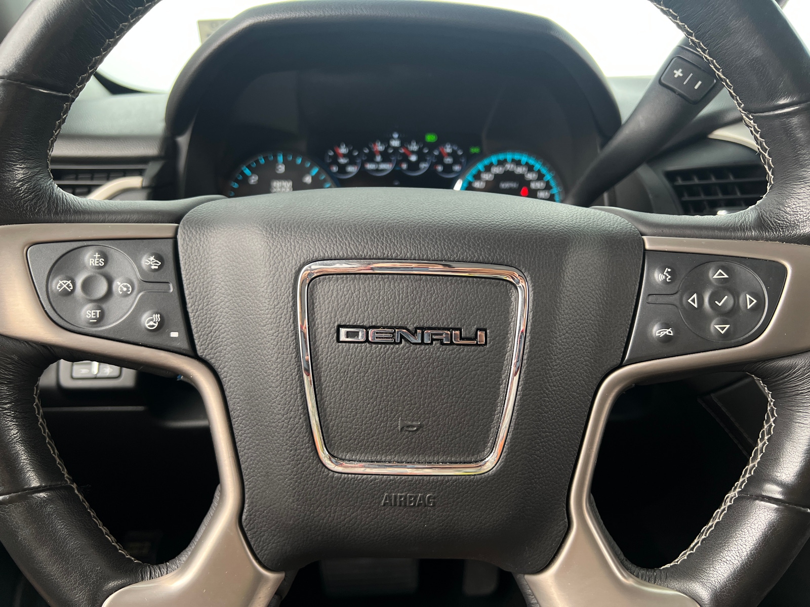 Thumbnail: 2018 GMC Yukon - 4