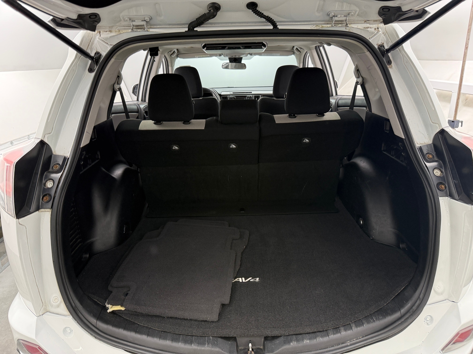 Thumbnail: 2017 Toyota RAV4 - 7