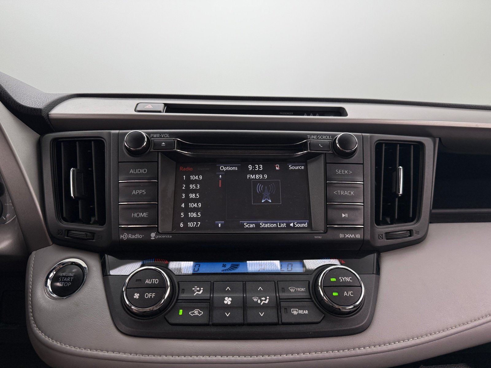 Thumbnail: 2017 Toyota RAV4 - 4