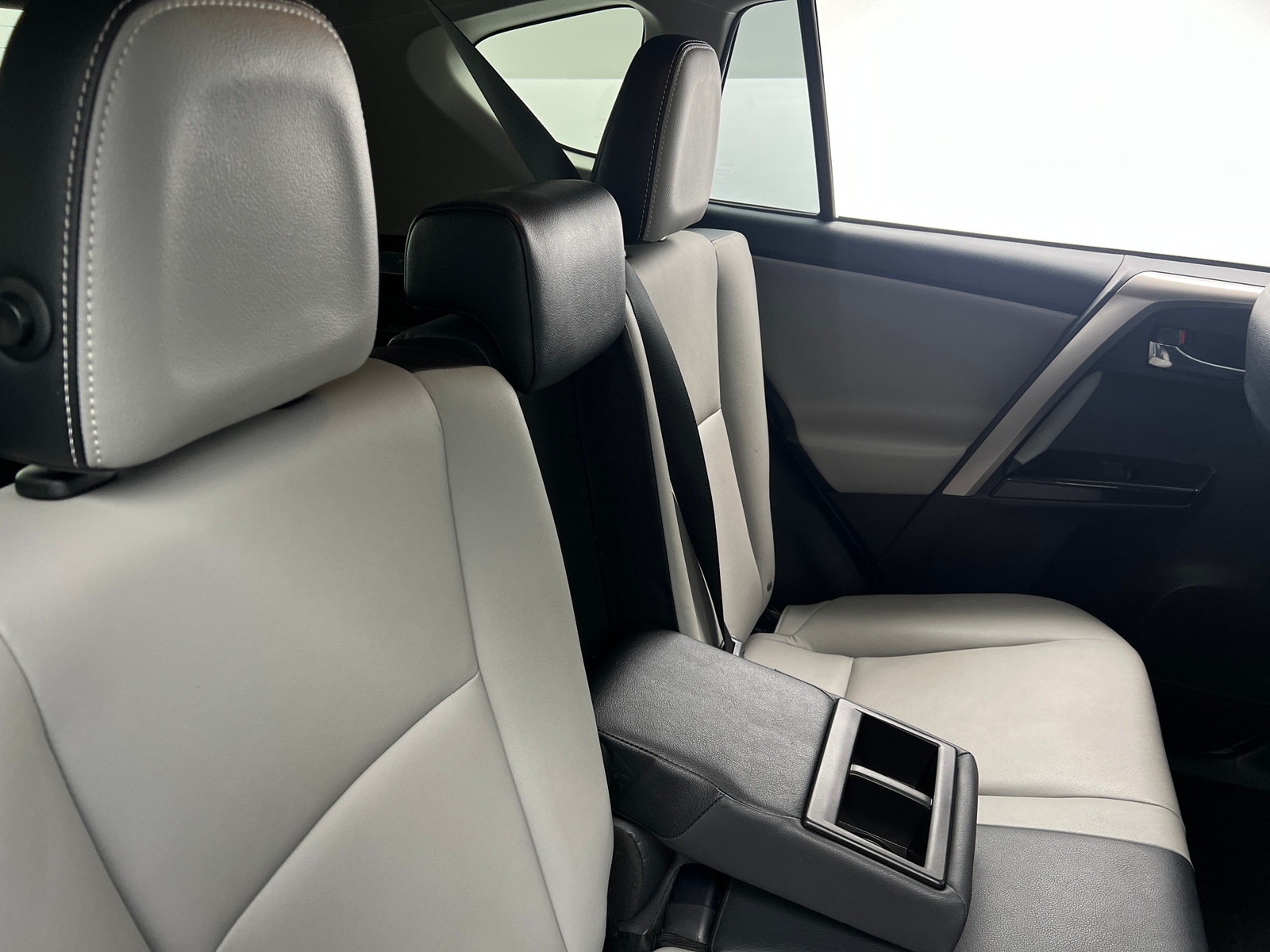 Thumbnail: 2018 Toyota RAV4 - 6