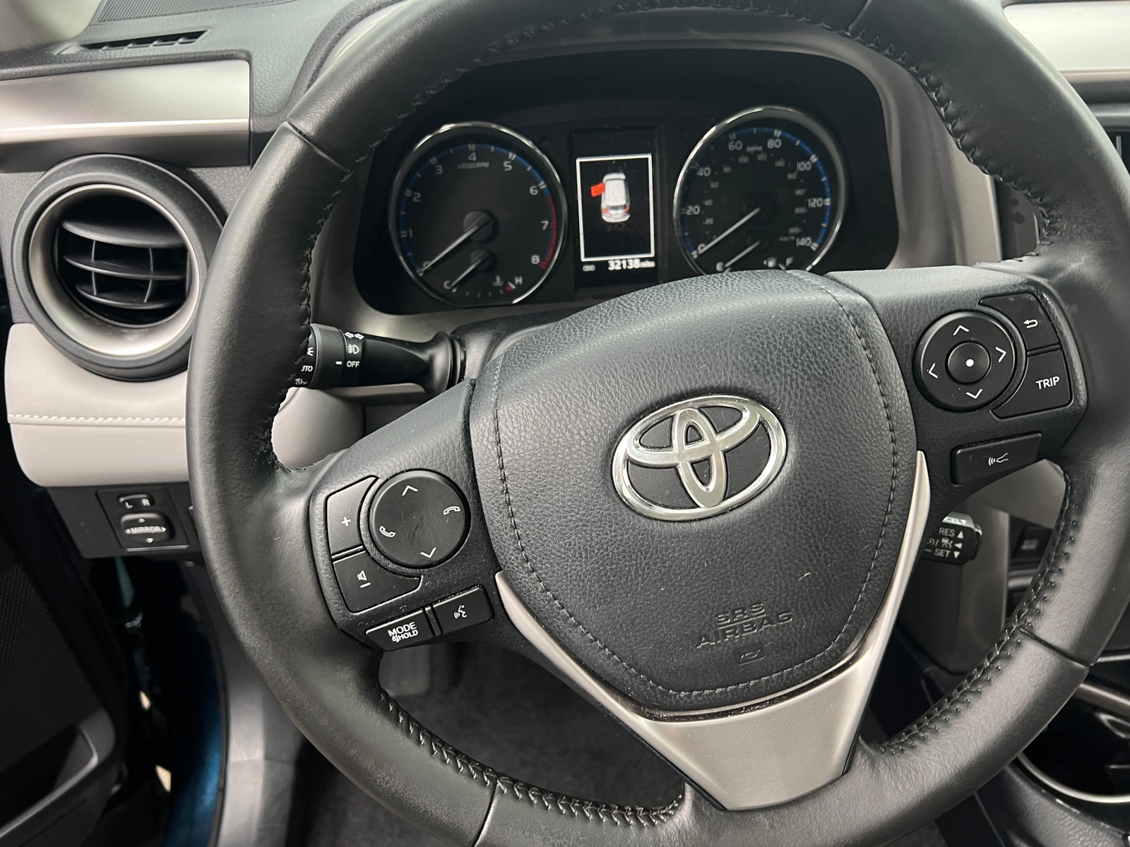 Thumbnail: 2018 Toyota RAV4 - 5