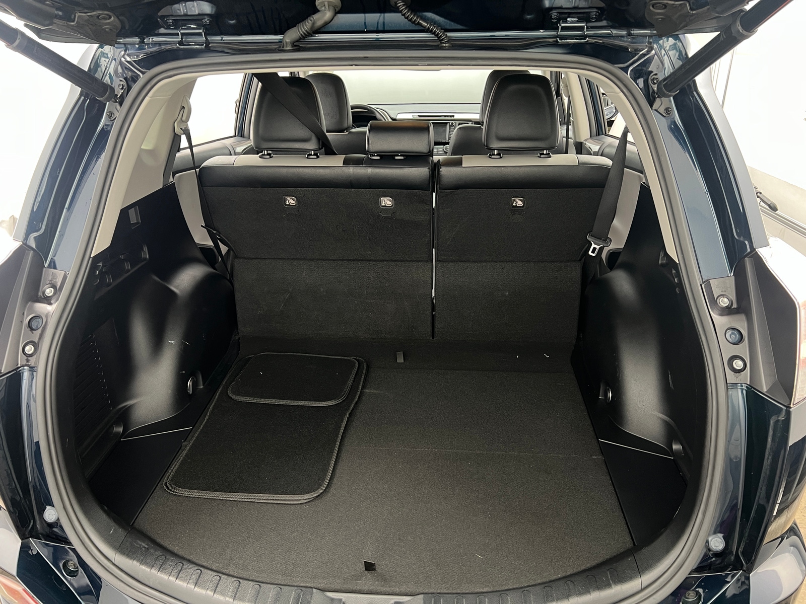 Thumbnail: 2018 Toyota RAV4 - 7