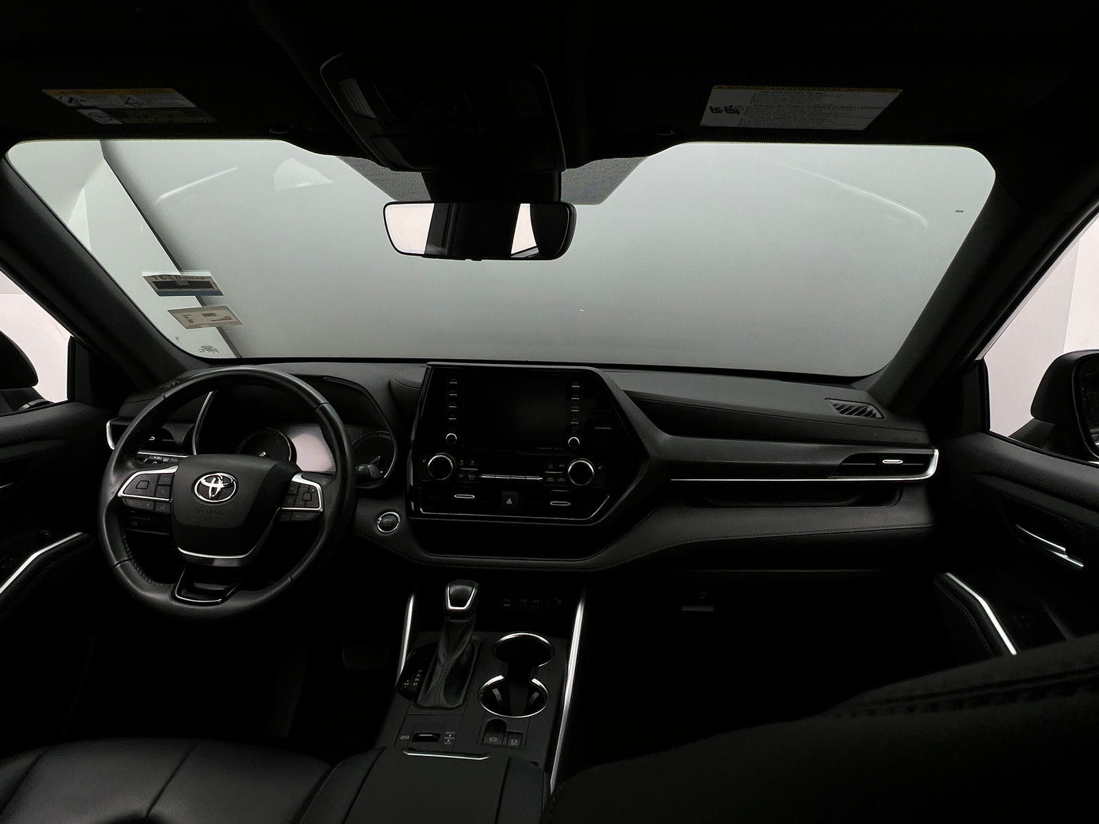 Thumbnail: 2022 Toyota Highlander - 2