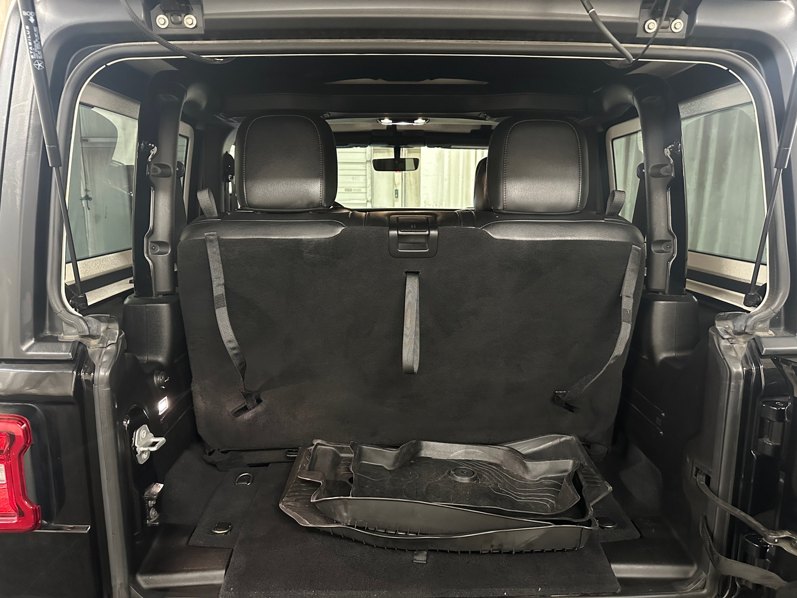 Thumbnail: 2019 Jeep Wrangler - 6
