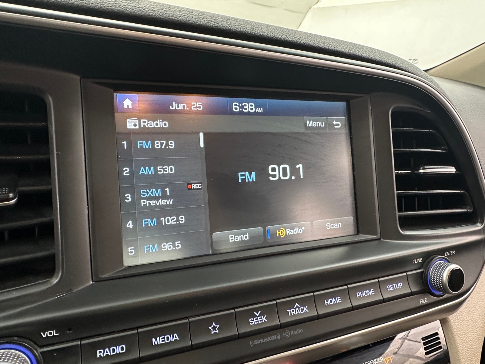 Thumbnail: 2020 Hyundai Elantra - 4