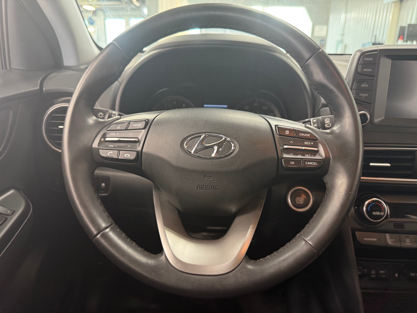 Thumbnail: 2020 Hyundai Kona - 4