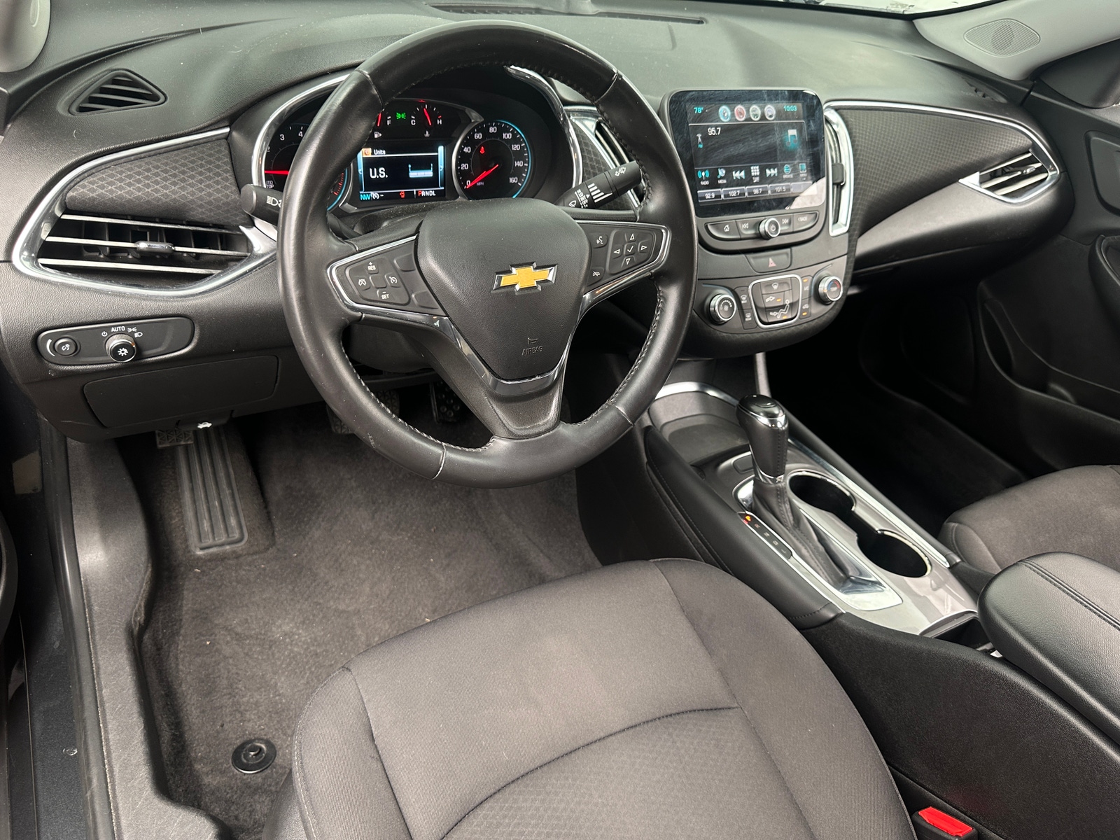 Thumbnail: 2018 Chevrolet Malibu - 3