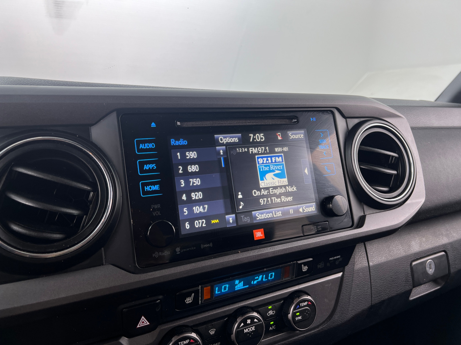 Thumbnail: 2019 Toyota Tacoma - 3