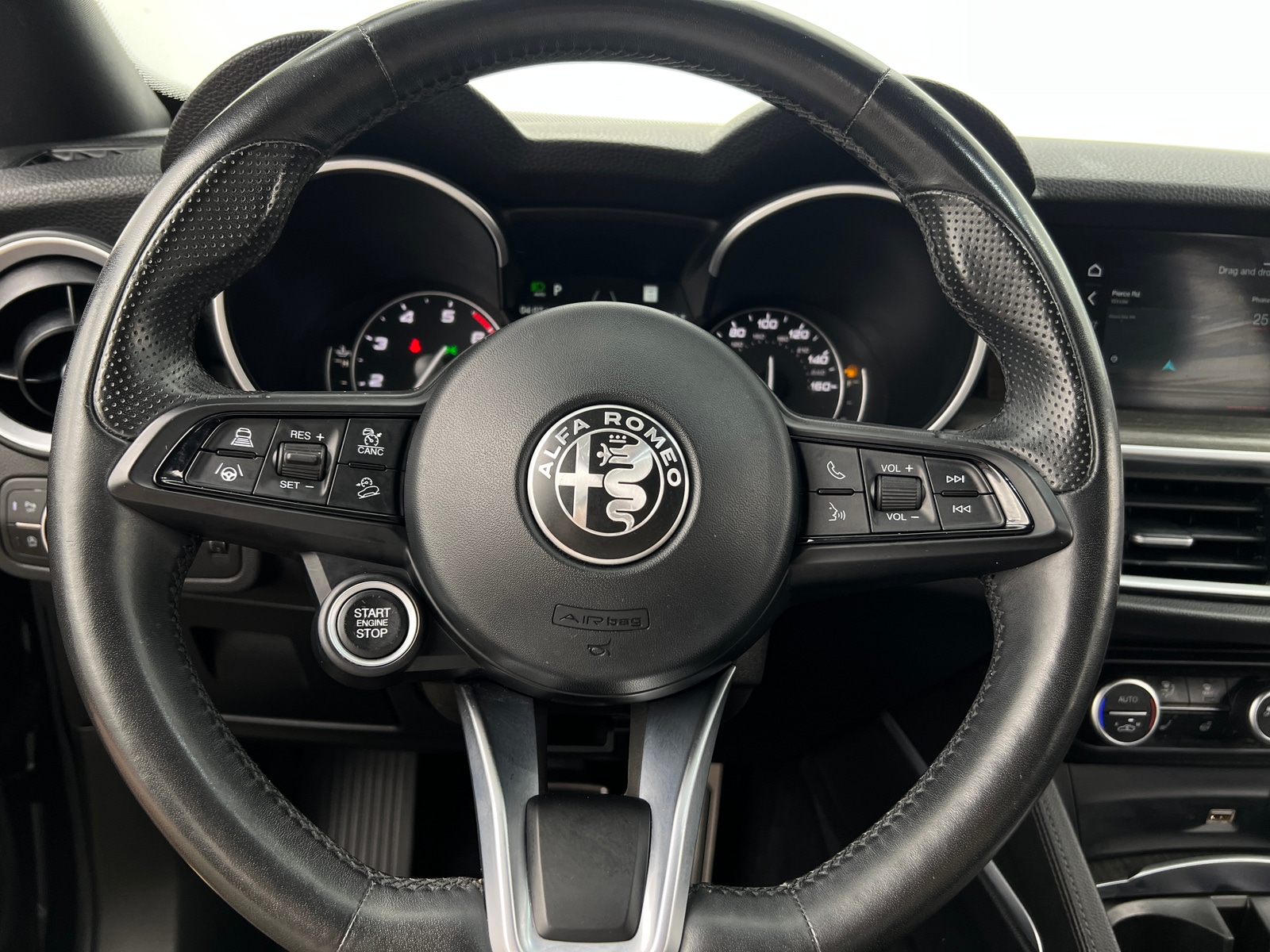 Thumbnail: 2022 Alfa Romeo Stelvio - 4