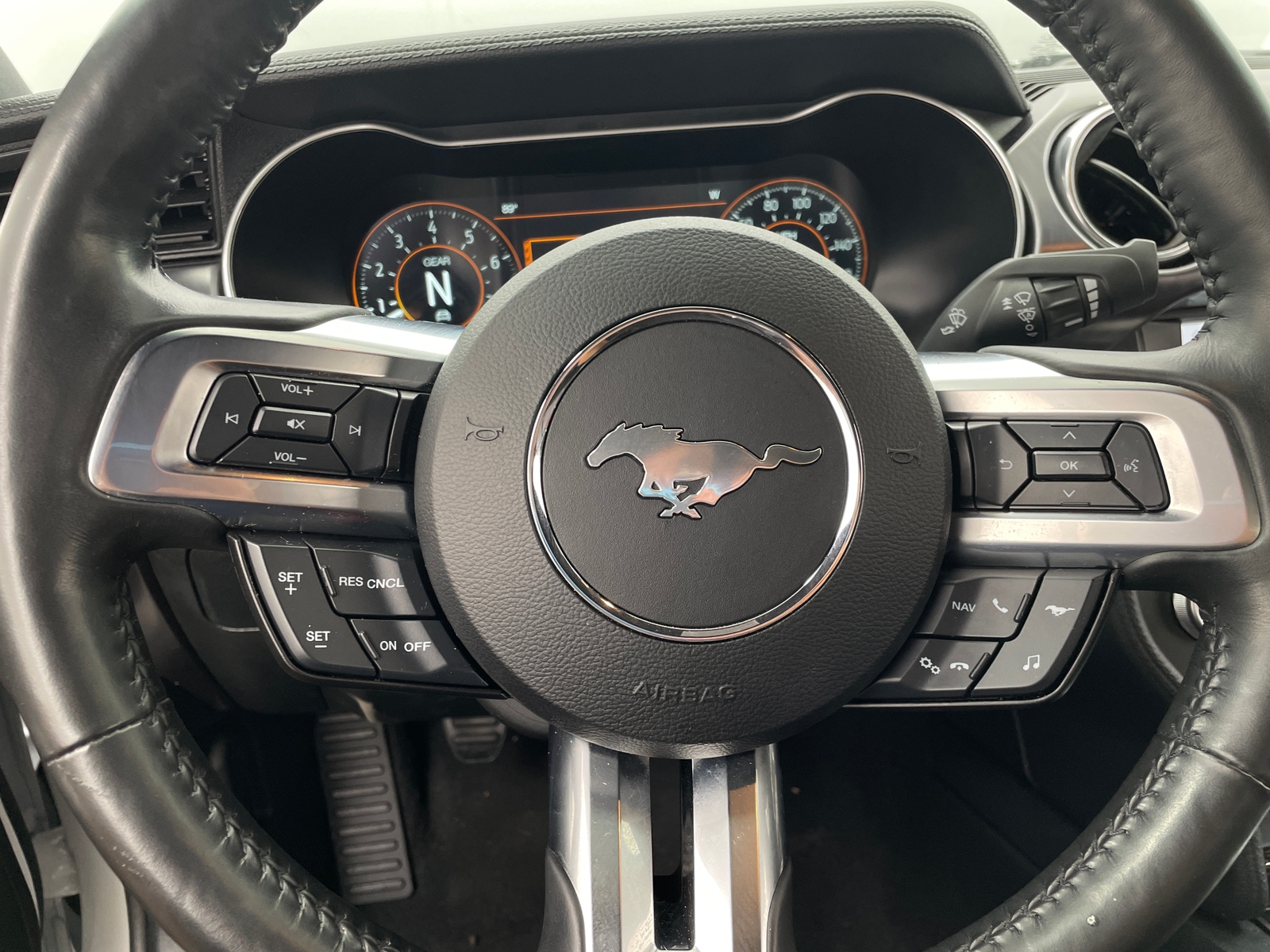 Thumbnail: 2022 Ford Mustang - 5