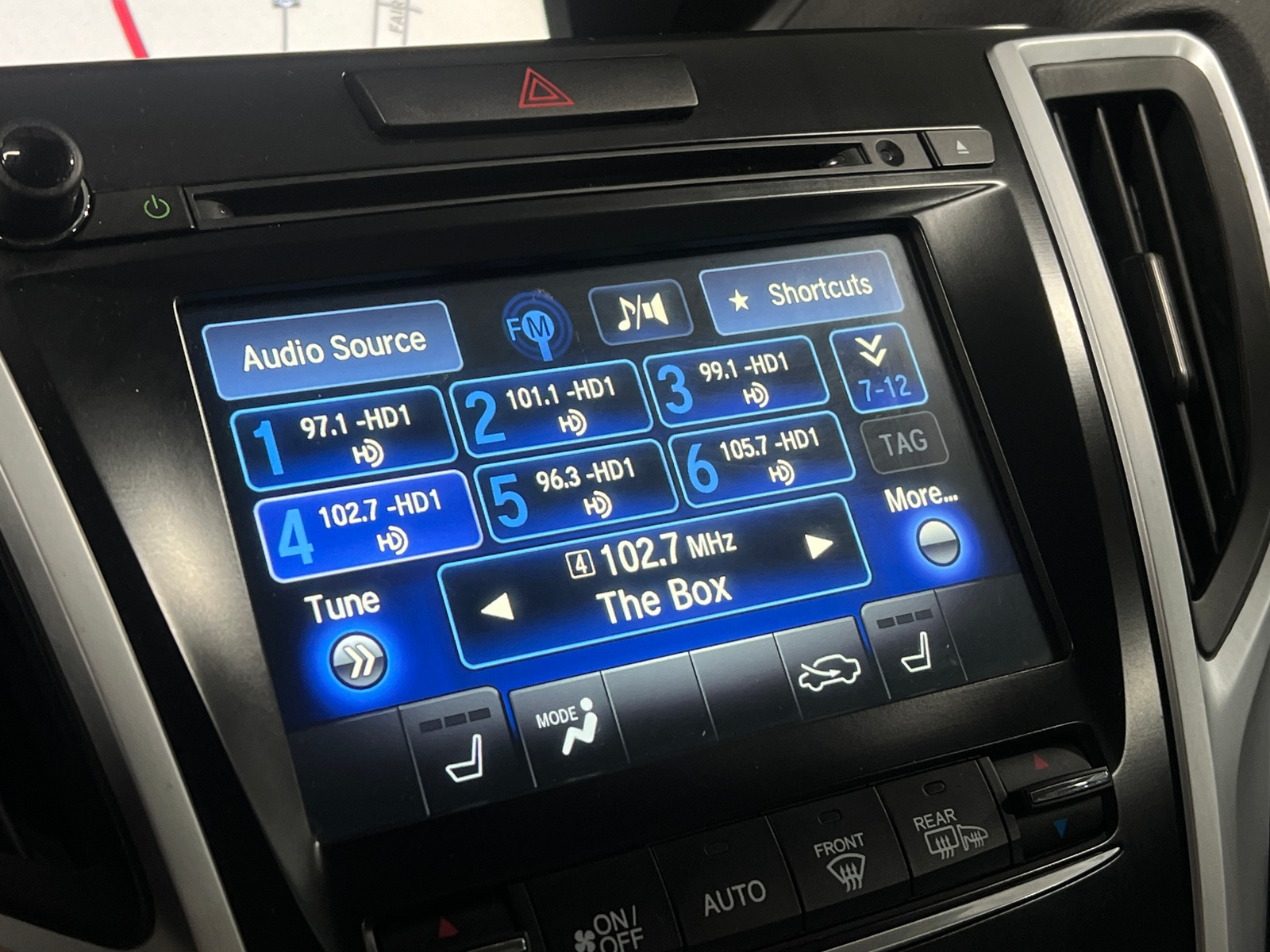 Thumbnail: 2016 Acura TLX - 3