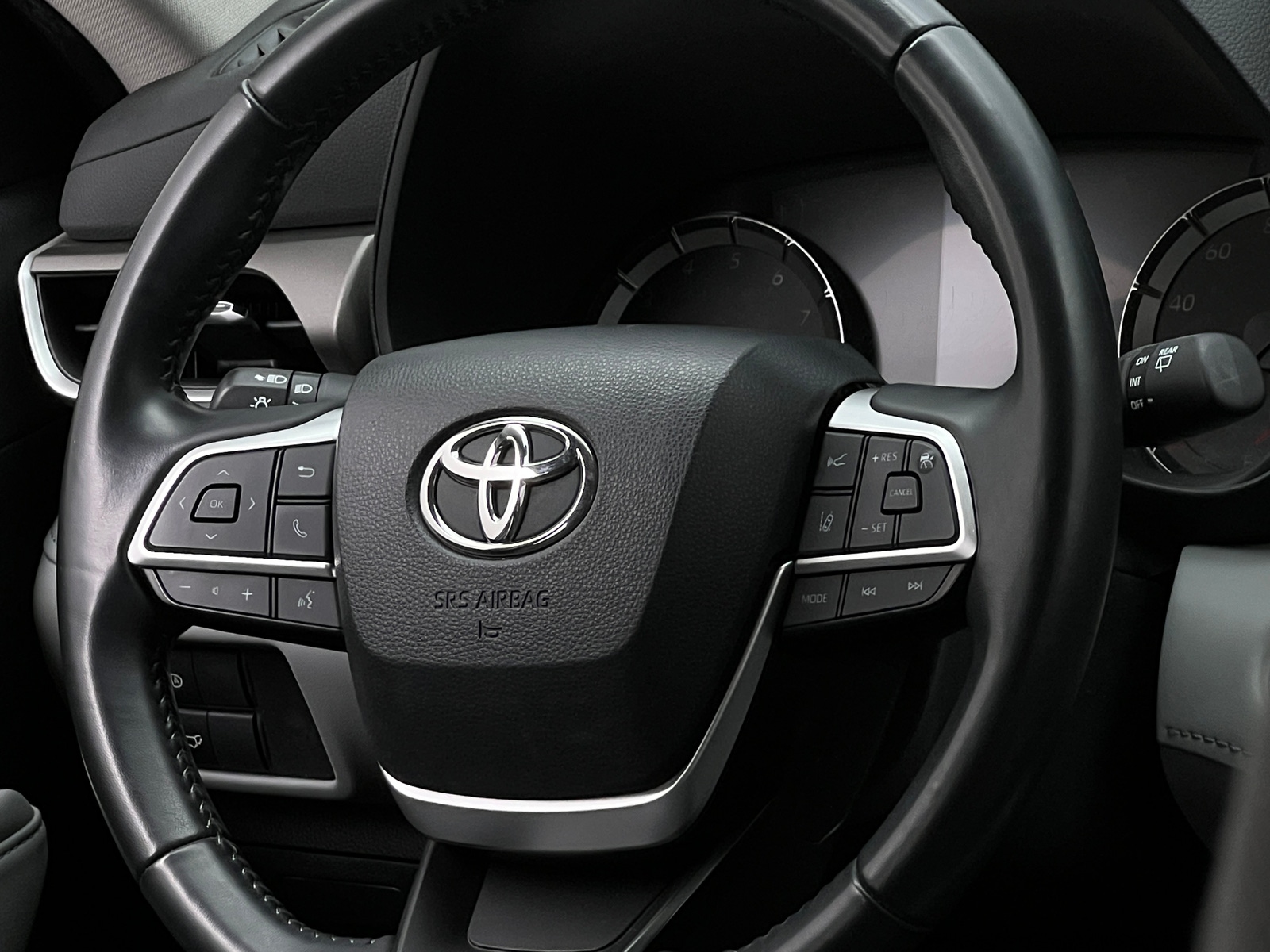 Thumbnail: 2022 Toyota Highlander - 5