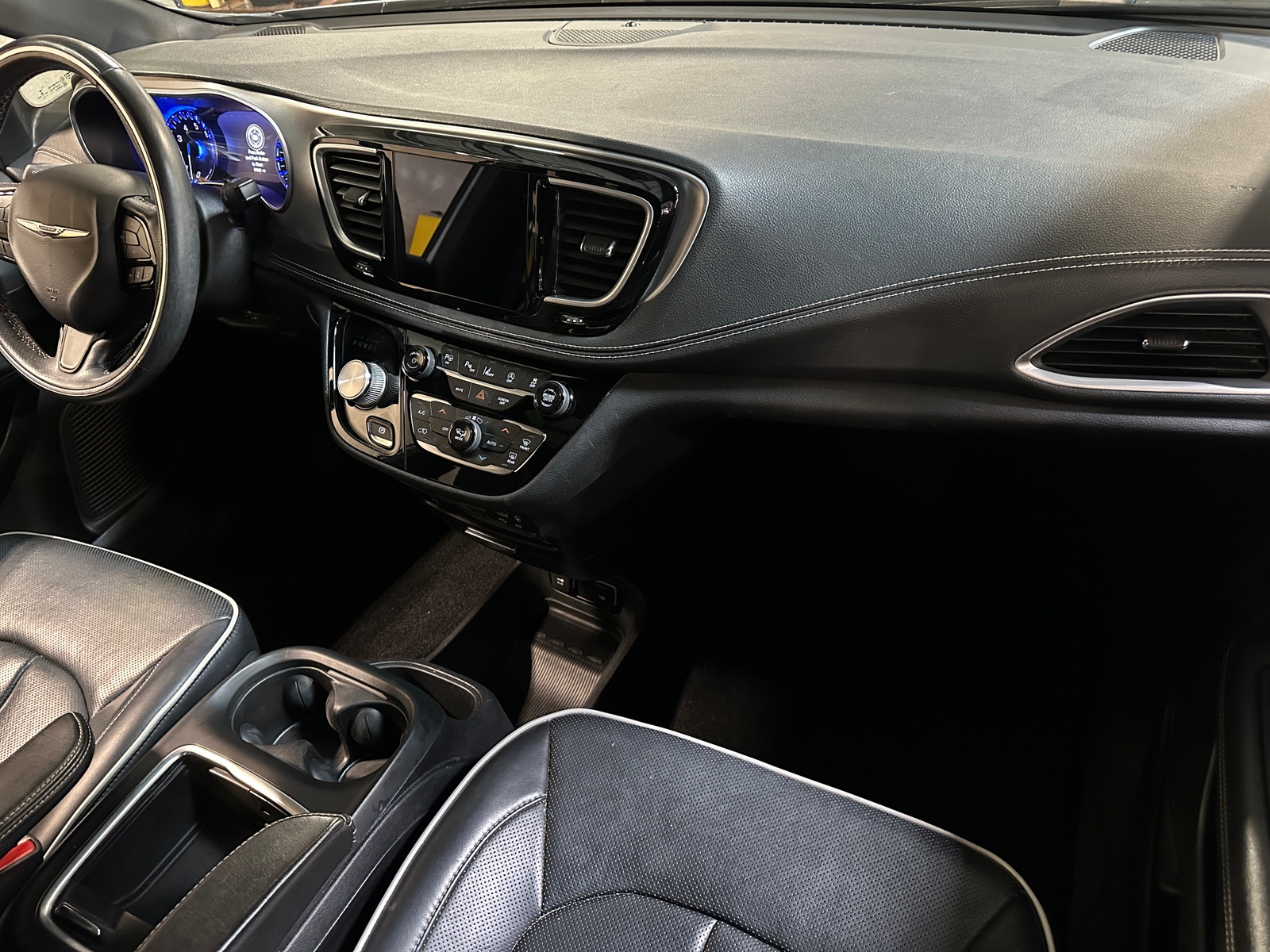 Thumbnail: 2018 Chrysler Pacifica - 2