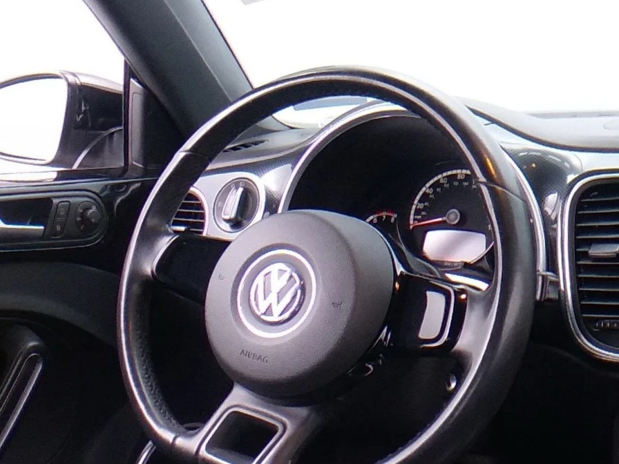 Thumbnail: 2013 Volkswagen Beetle - 4
