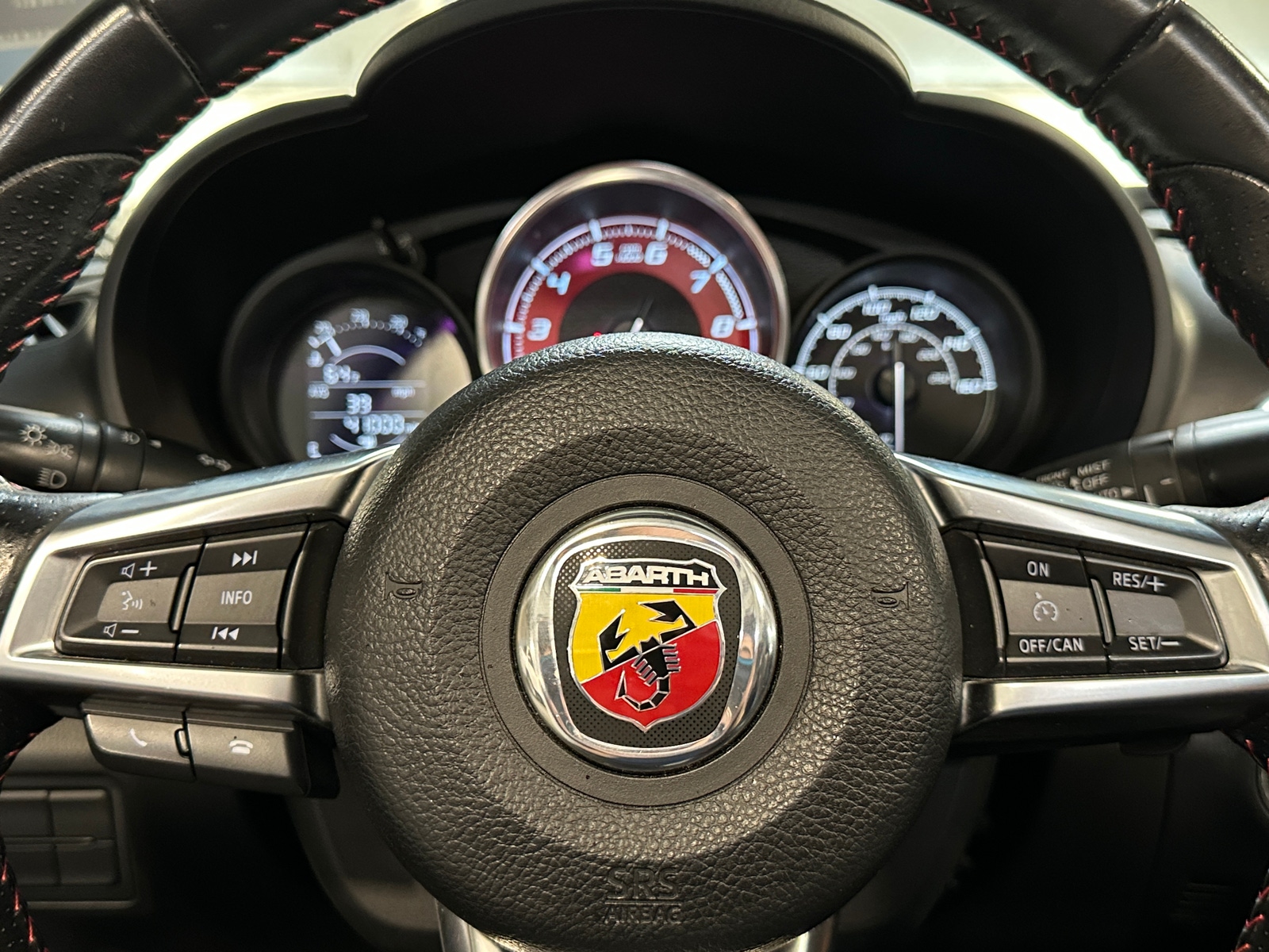 Thumbnail: 2020 Fiat 124 Spider - 4