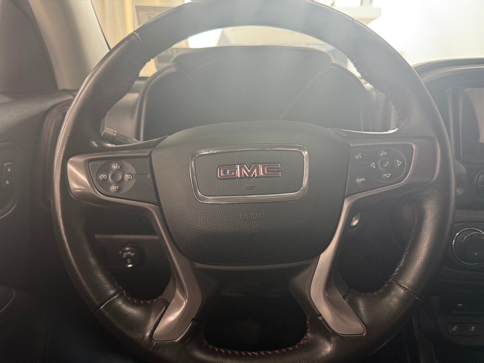 Thumbnail: 2018 GMC Canyon - 4