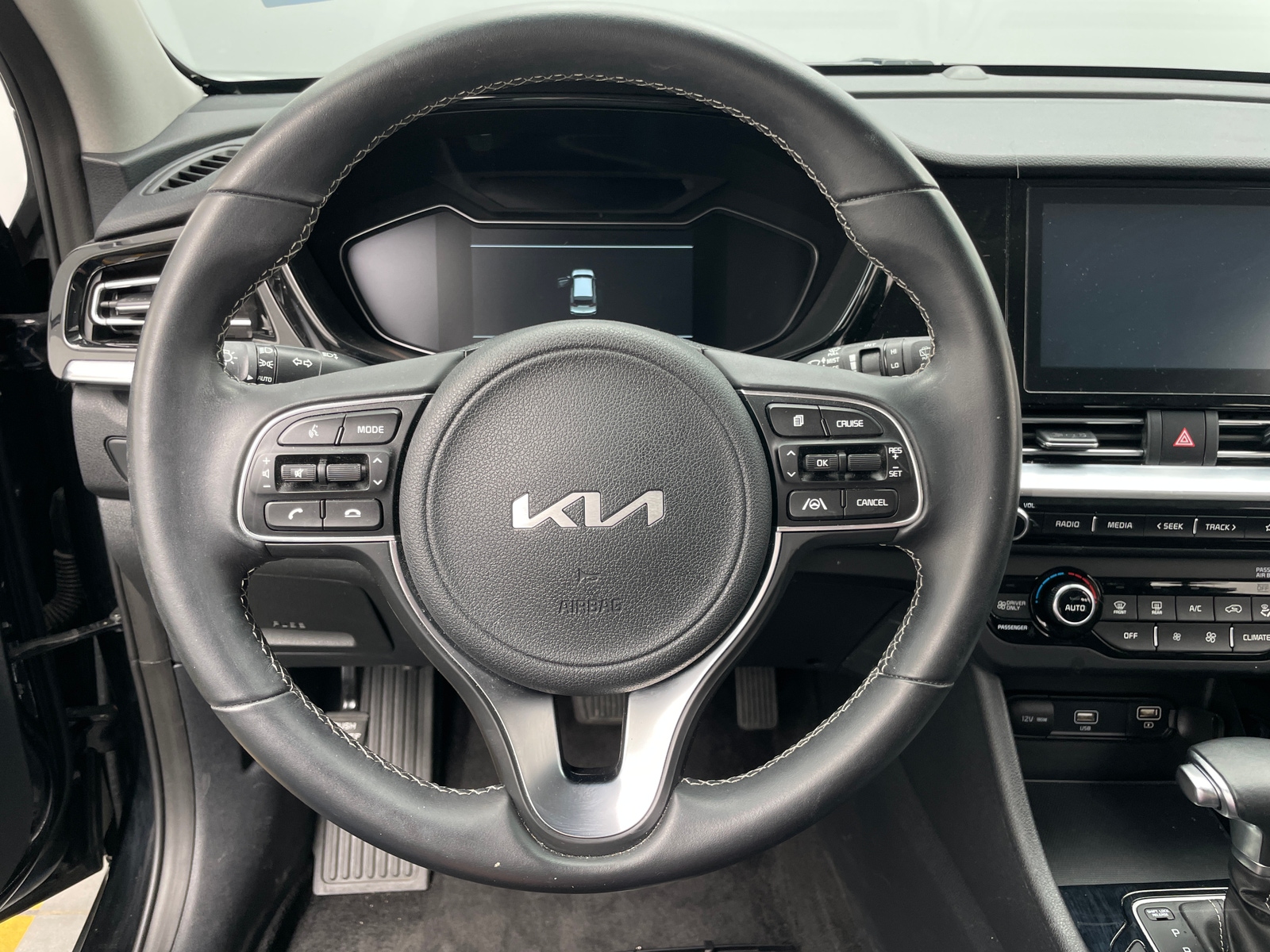 Thumbnail: 2022 Kia Niro - 5